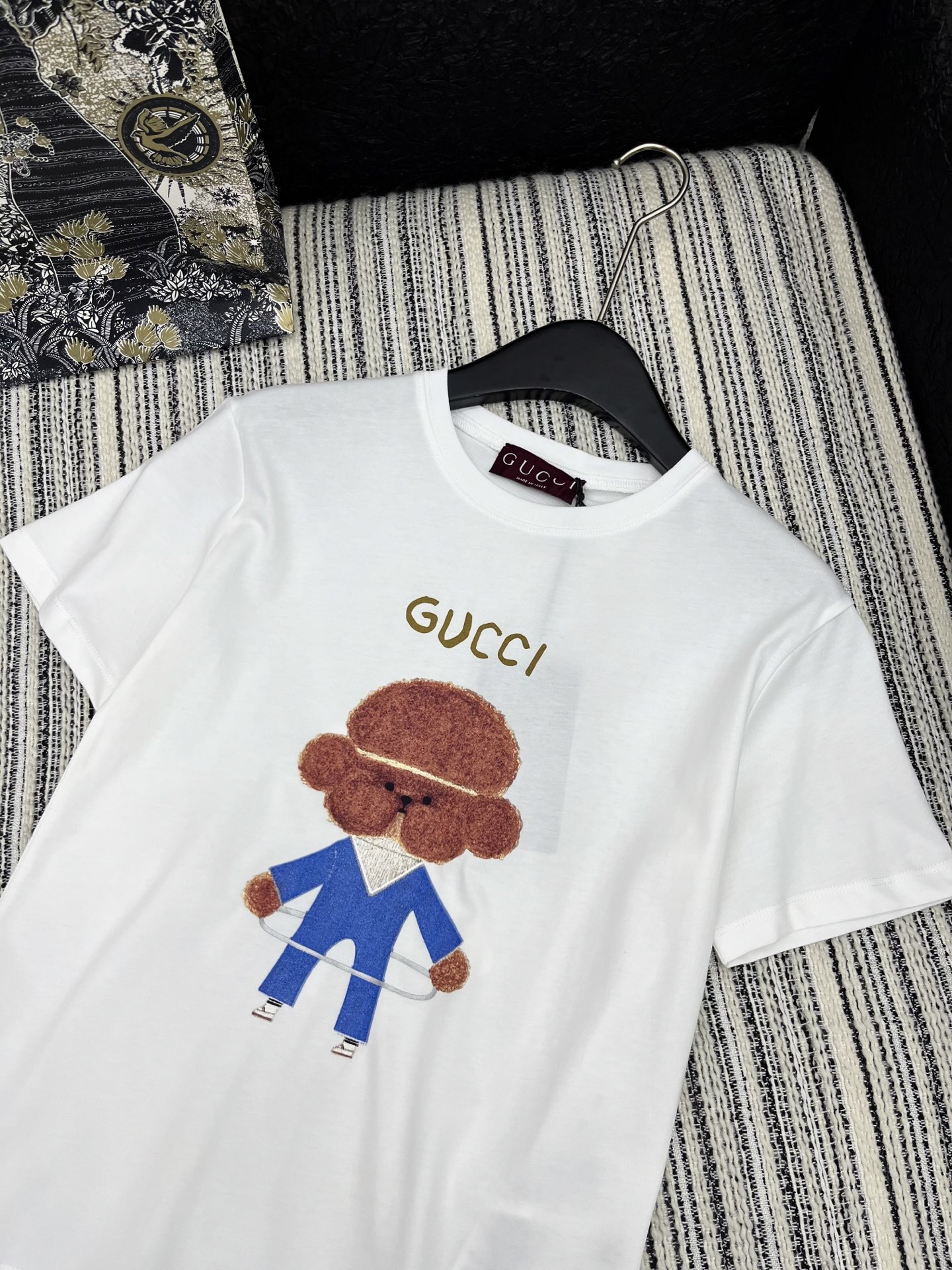 🛒𝐍𝐄𝐖 · 𝟐𝟎𝟐5/爆款现货

原单品质 Gucc*｜25限定系列新品卡通印花短袖T恤
精致常规版型
