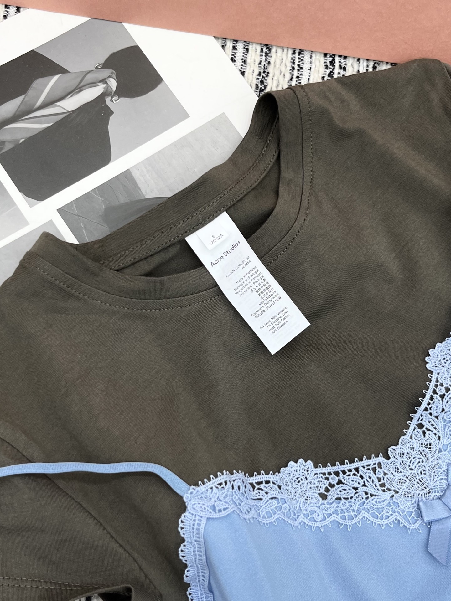 🛒𝐍𝐄𝐖 · 𝟐𝟎𝟐5/爆款现货

【原版定制】Acn*｜25春夏新款拼接假两件短袖T恤
推陈出新 采用