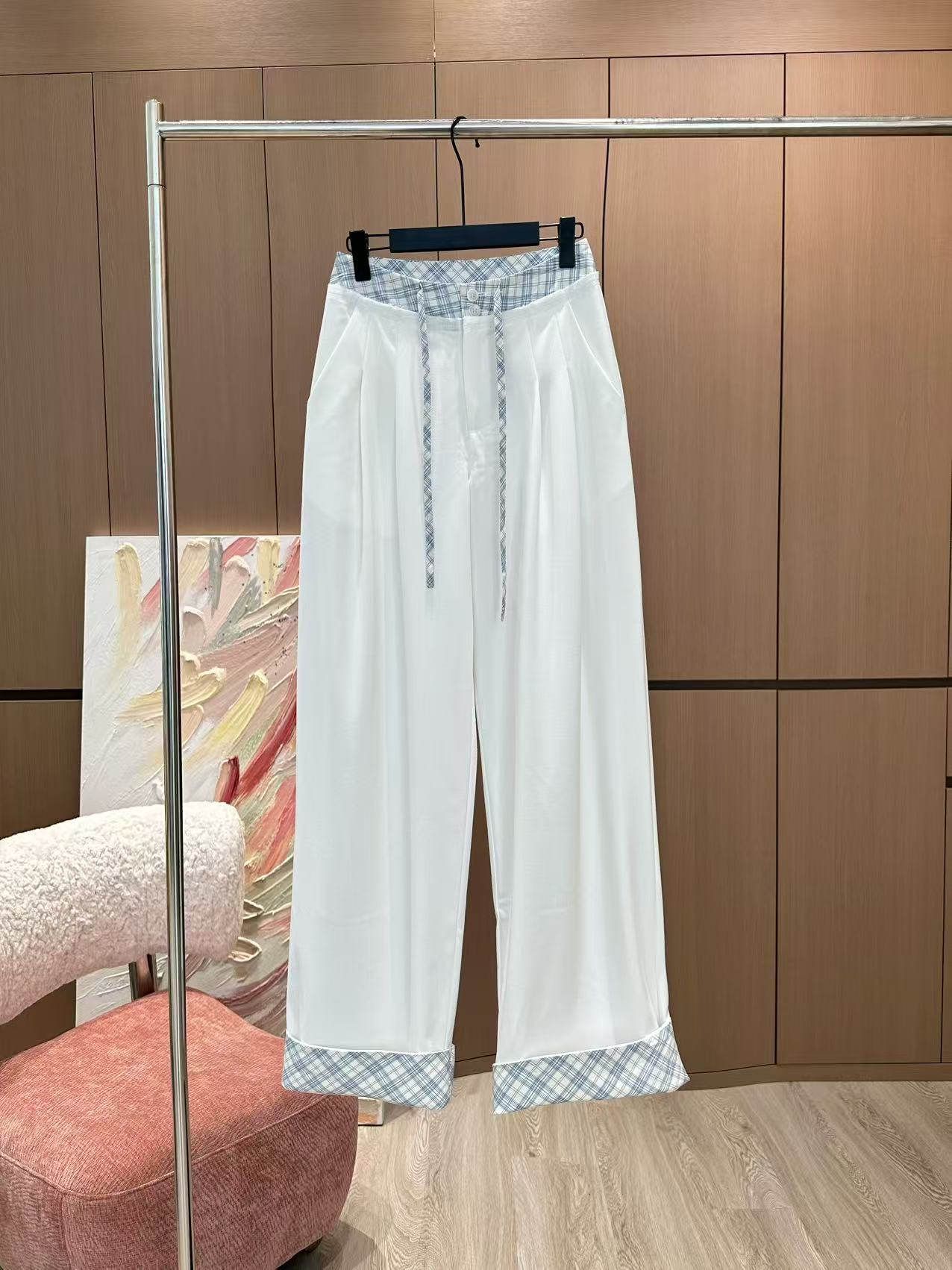 NO:329270,Niche | 25 new contrasting plaid splicing casual pants, versatile colors, customized colors, full of high-end and casual sense, visual feast, versatile items that must be bought in all seasons, customized fabrics, great texture, full of lazy style, goddesses must be used in magical artifacts!  The style is versatile and not picky. It stretches the line proportions and makes the upper body beautiful!  Workmanship quality depends on details White | Gray SML, alexander wang19860909小众｜25新款撞色格纹拼接休闲裤 颜色百搭高级 定制色系尽显高级随意感 视觉盛宴 四季必入的百搭单品 订制面料,质感巨好,慵懒范儿十足 女神必入神器！ 版型百搭不挑人 拉长线条比例 上身美的不要不要的！ 做工品质看细节 白色｜灰色 SML,,alexander wang,Women's clothing