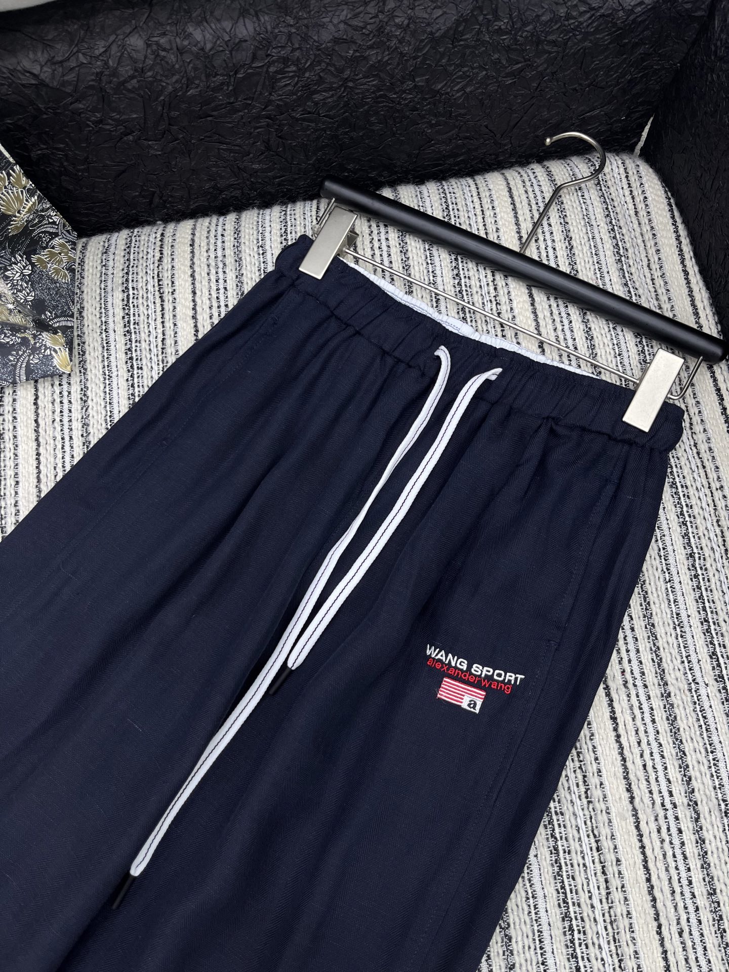 🛒𝐍𝐄𝐖 · 𝟐𝟎𝟐5/爆款现货

原单品质  小众*｜25新款撞色棉麻休闲裤
订制高品质面料质感超赞！