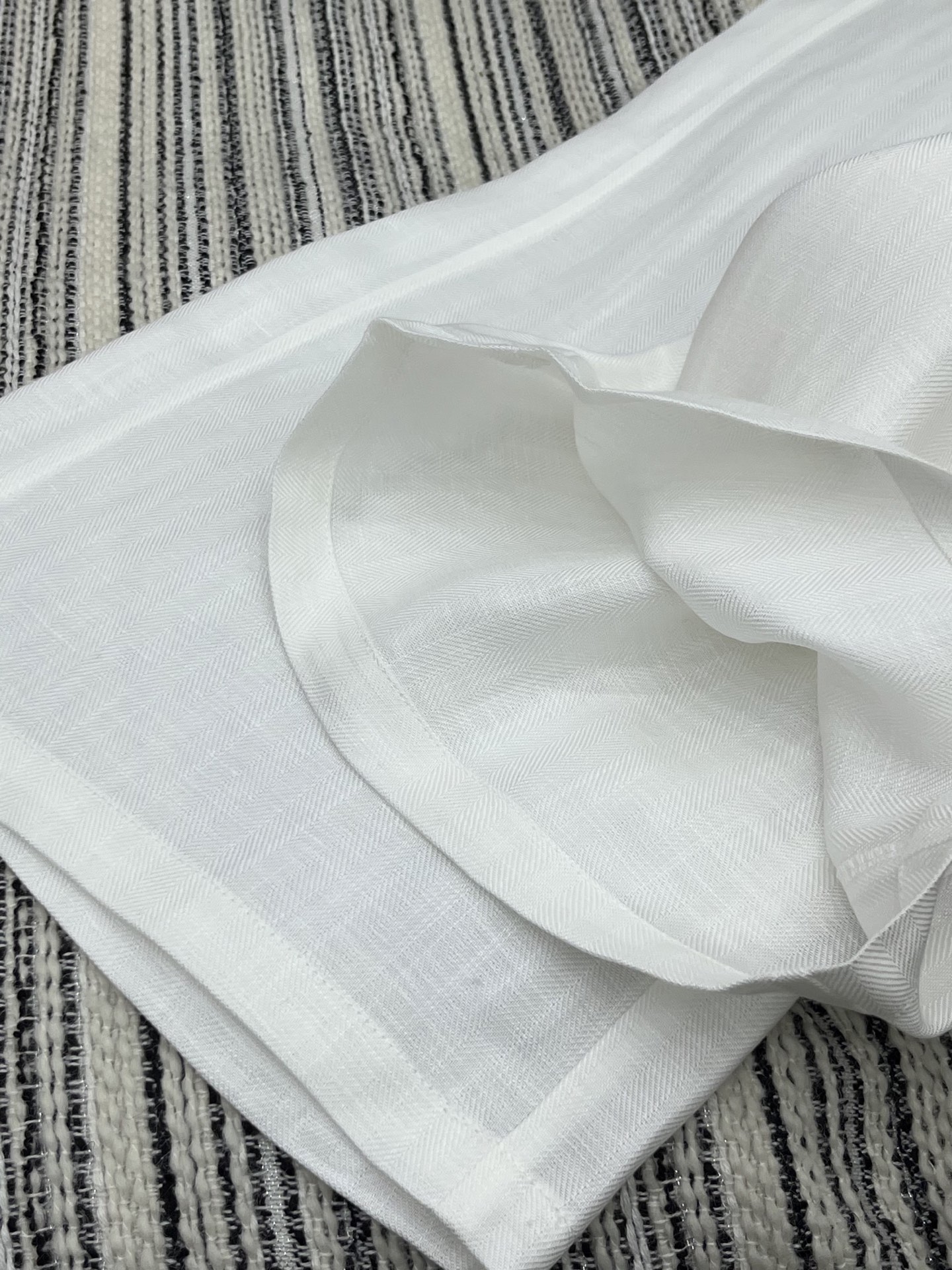 🛒𝐍𝐄𝐖 · 𝟐𝟎𝟐5/爆款现货

原单品质  小众*｜25新款撞色棉麻休闲裤
订制高品质面料质感超赞！