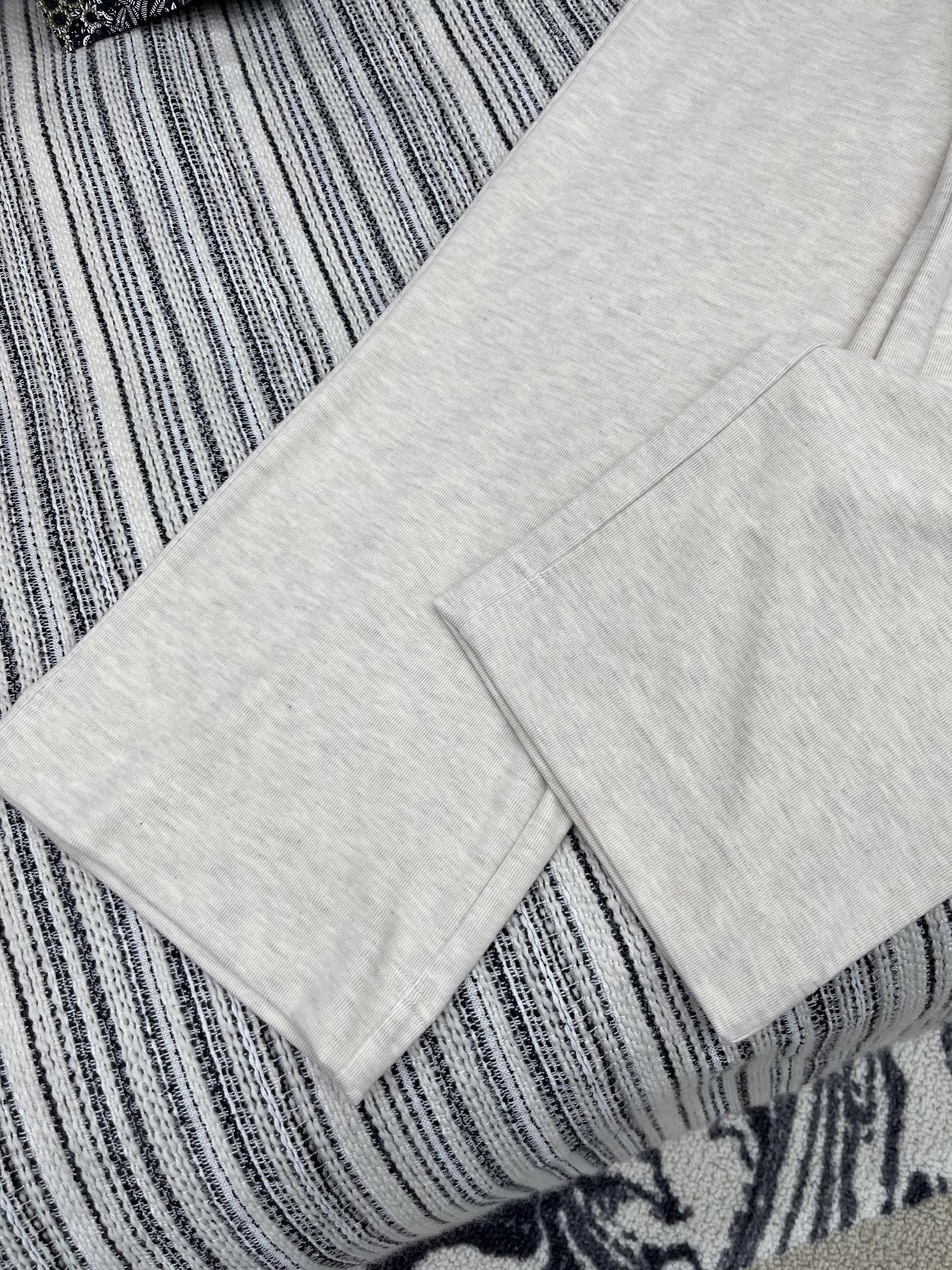 🛒𝐍𝐄𝐖 · 𝟐𝟎𝟐5/爆款现货

原单品质  Alo｜25春夏新品弹力休闲裤！
定制亲肤面料 极简主义