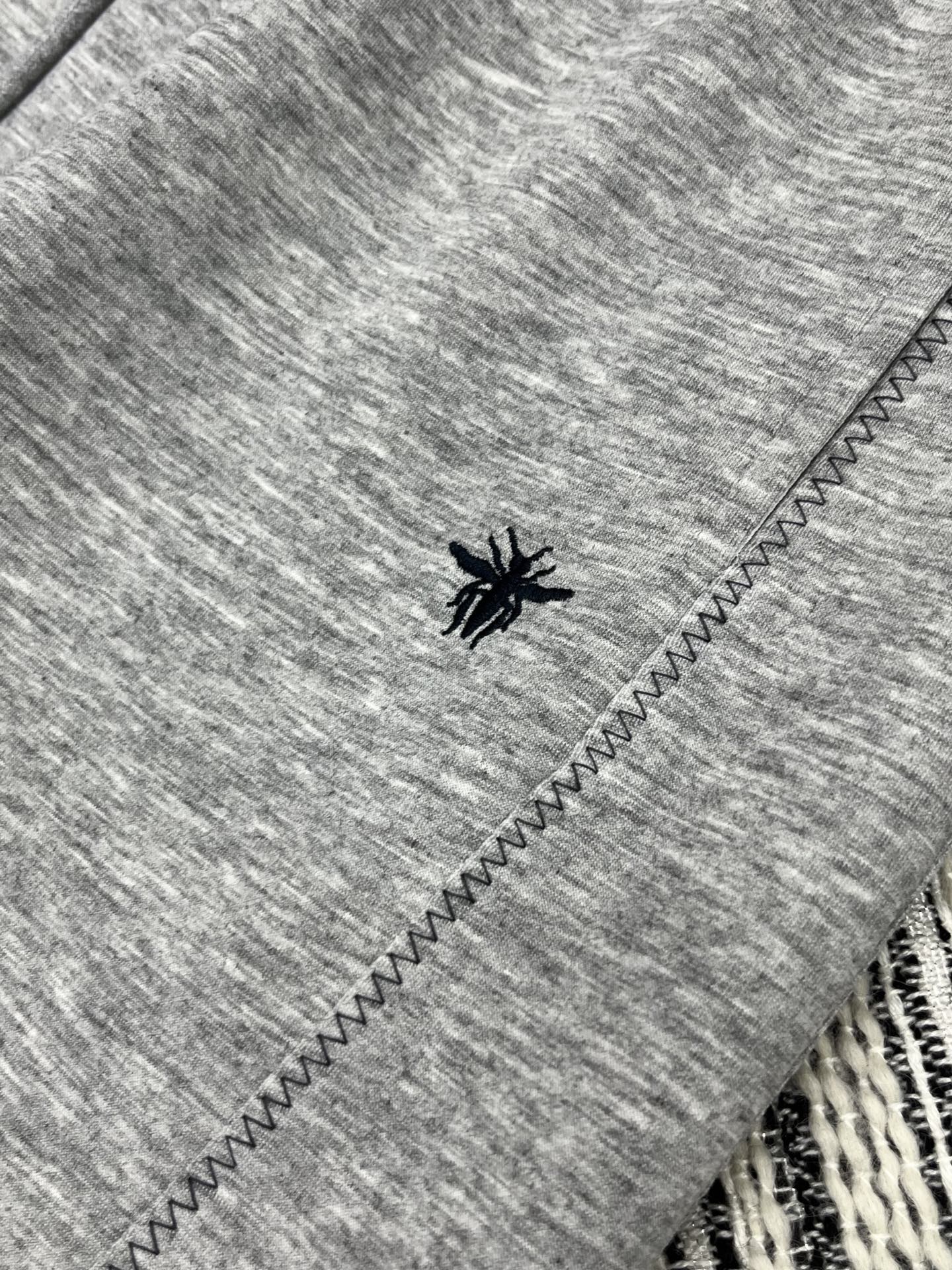 🛒𝐍𝐄𝐖 · 𝟐𝟎𝟐5/爆款现货

原单品质  Dio*｜25新款抽绳拼接休闲裤
颜色百搭高级  定制小