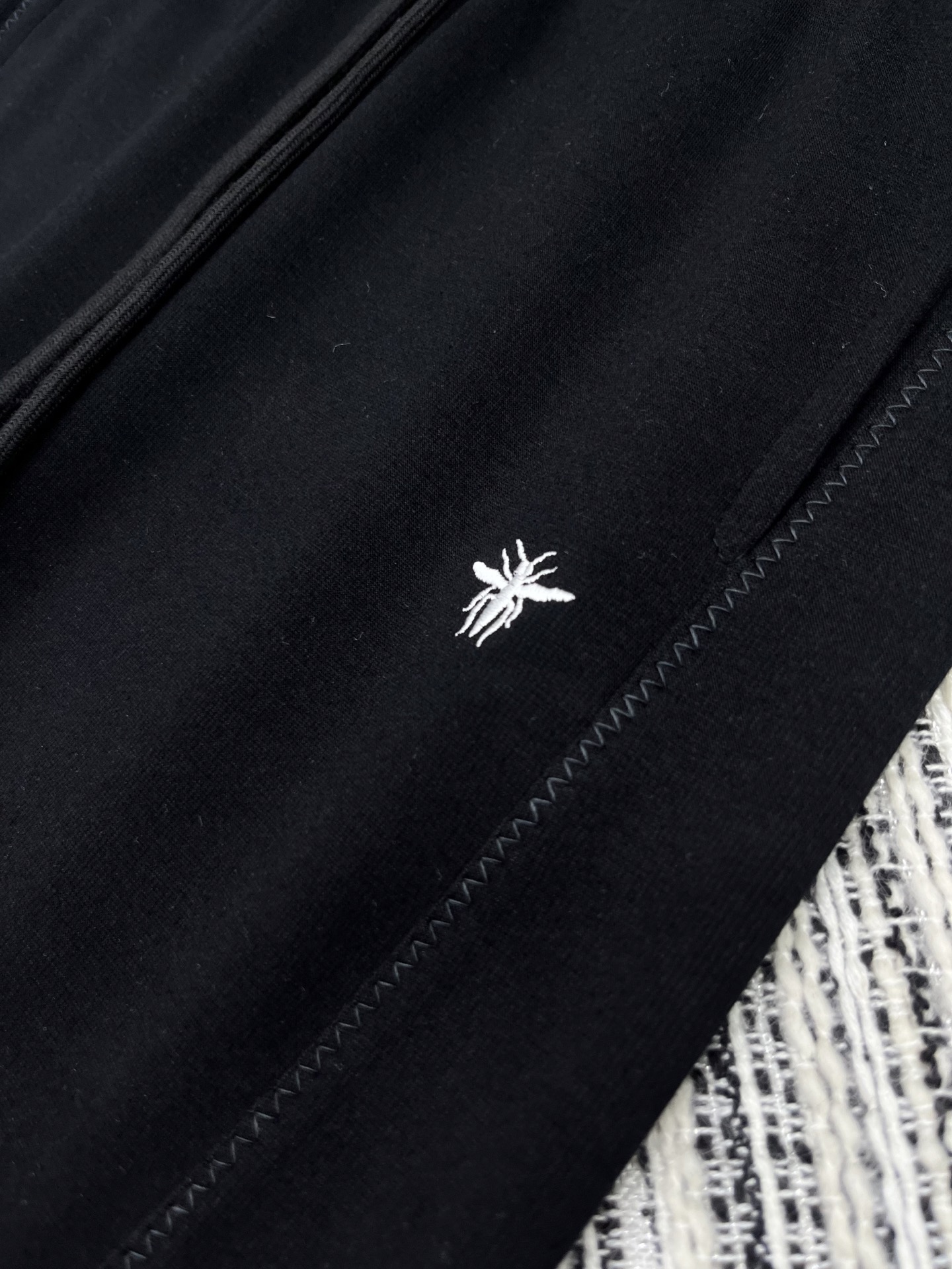 🛒𝐍𝐄𝐖 · 𝟐𝟎𝟐5/爆款现货

原单品质  Dio*｜25新款抽绳拼接休闲裤
颜色百搭高级  定制小