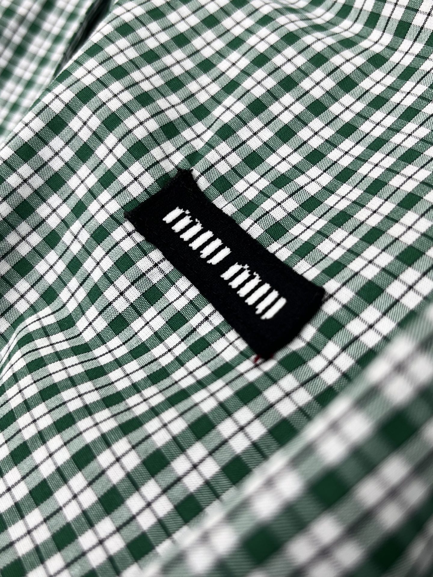 🛒𝐍𝐄𝐖 · 𝟐𝟎𝟐5/爆款现货

【原版定制】  Miu Mi *｜2025新品格纹翻领毛边贴布绣衬衫
