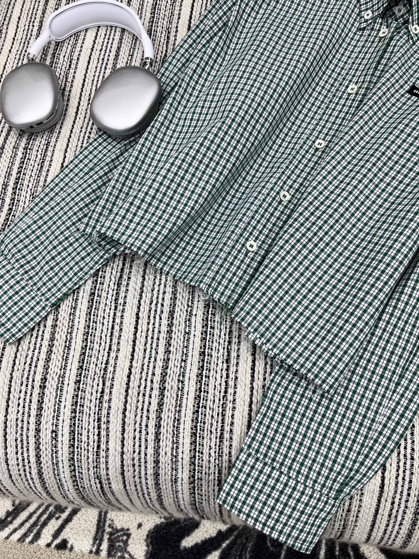 🛒𝐍𝐄𝐖 · 𝟐𝟎𝟐5/爆款现货

【原版定制】  Miu Mi *｜2025新品格纹翻领毛边贴布绣衬衫