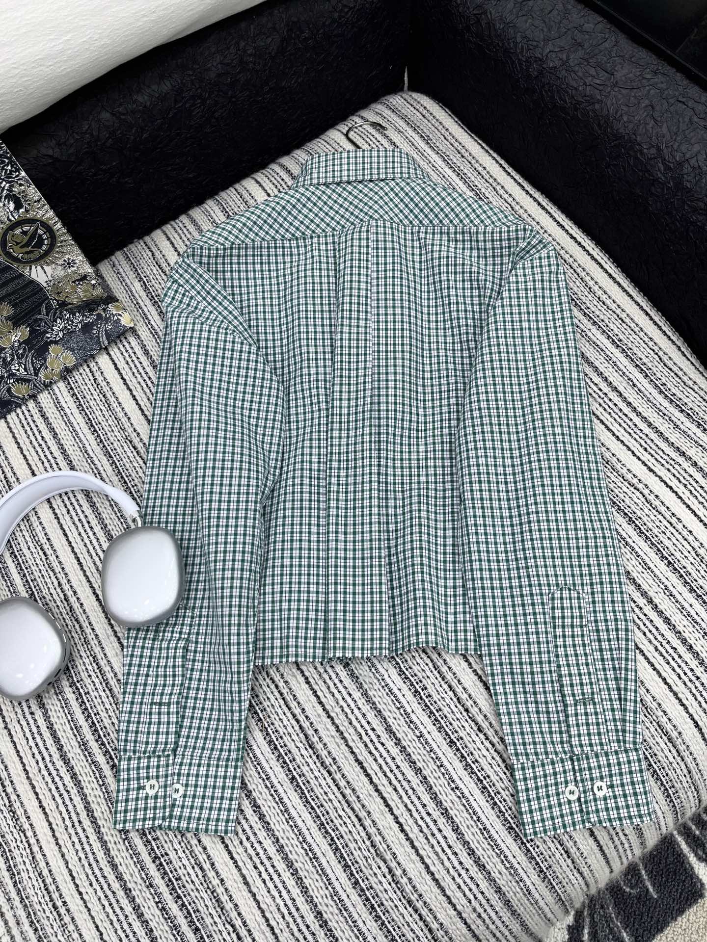 🛒𝐍𝐄𝐖 · 𝟐𝟎𝟐5/爆款现货

【原版定制】  Miu Mi *｜2025新品格纹翻领毛边贴布绣衬衫