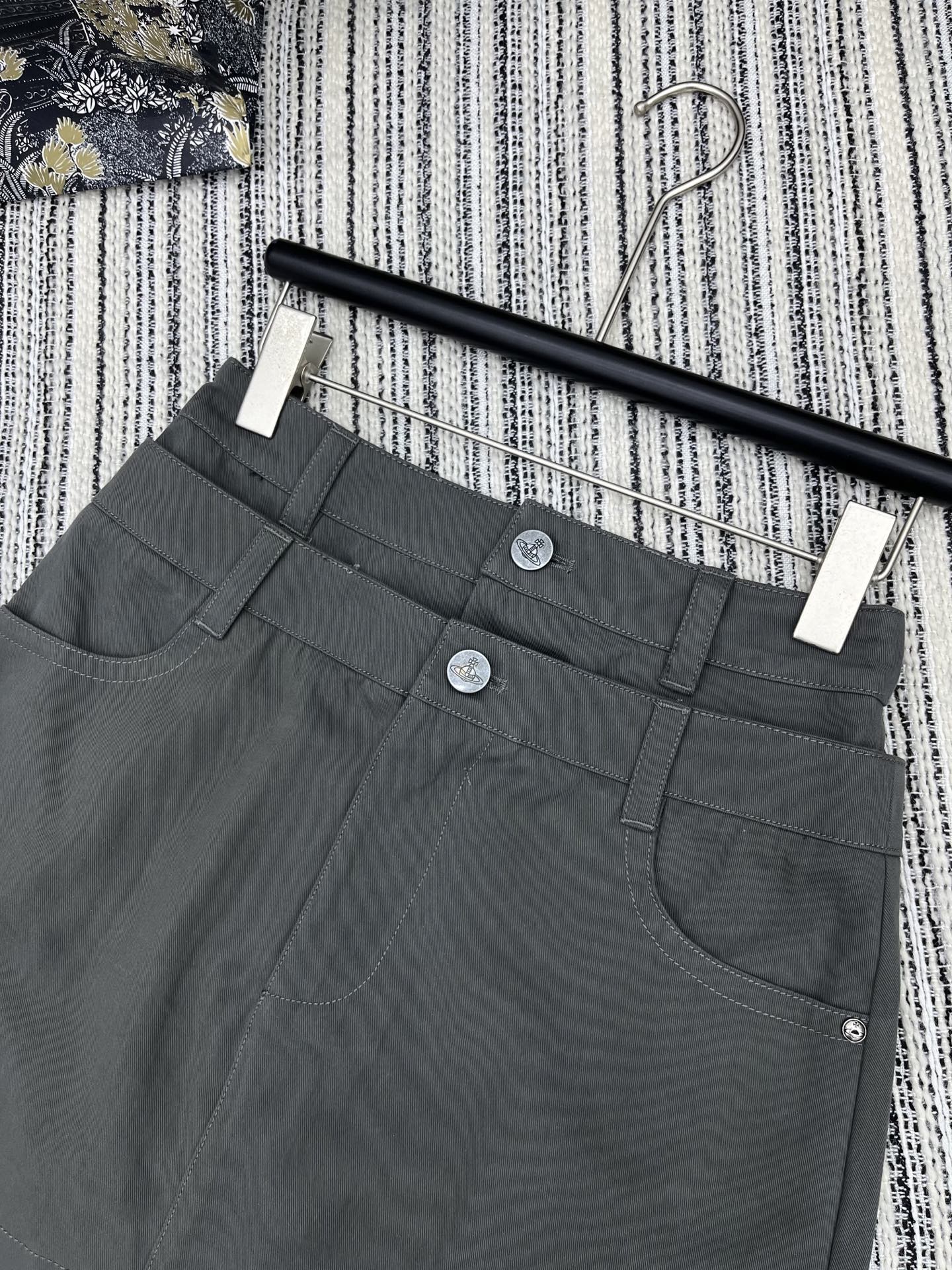 High-Quality Women’s Clothes: Customized Fabric, Comfortable, Stylish, Curry Green, Sizes S-M-L - 图片 4