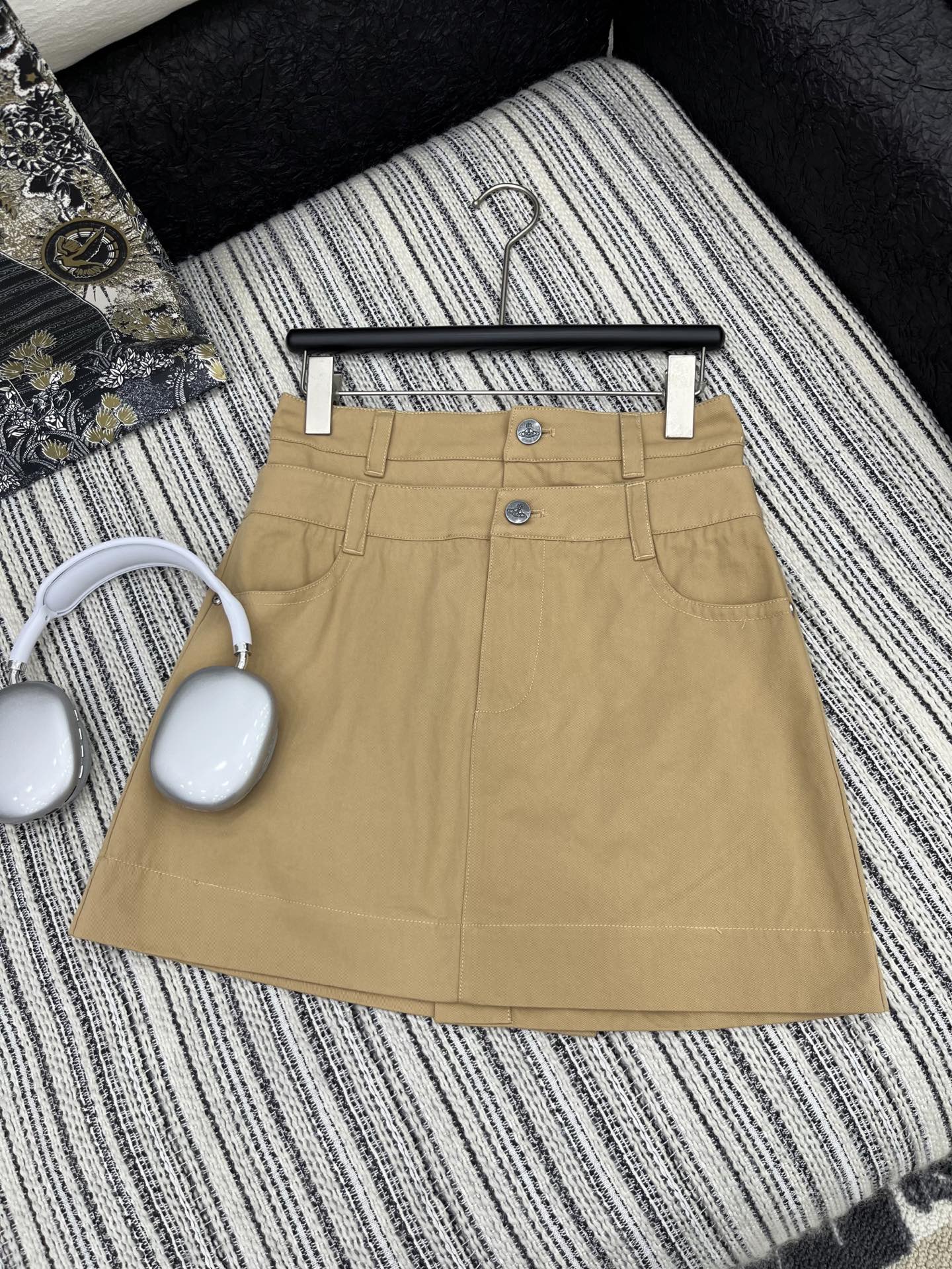 High Quality Women’s Clothes with Customized Fabrics and Visual Glamour - 图片 3