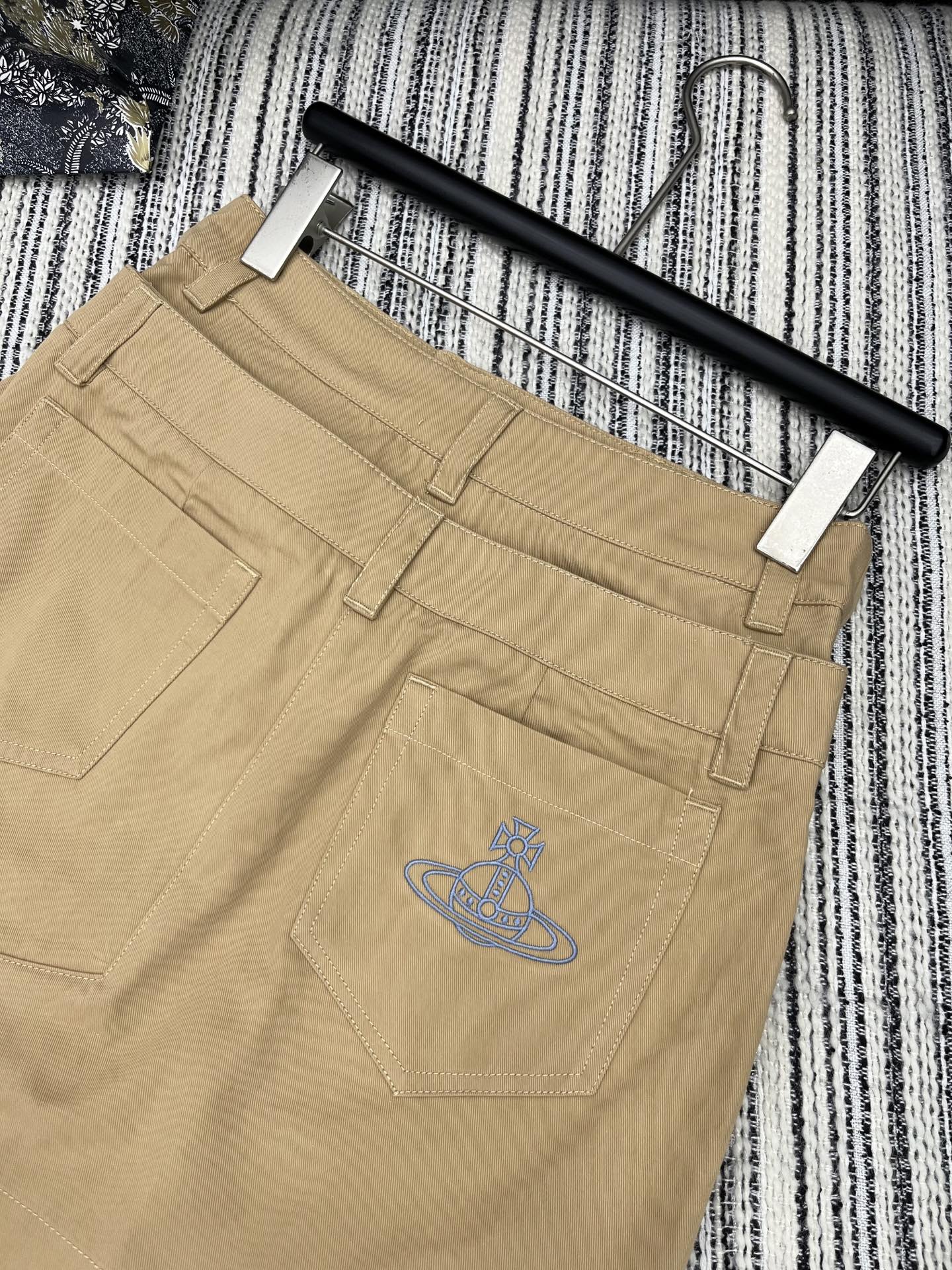 High Quality Women’s Clothes with Customized Fabrics and Visual Glamour - 图片 7