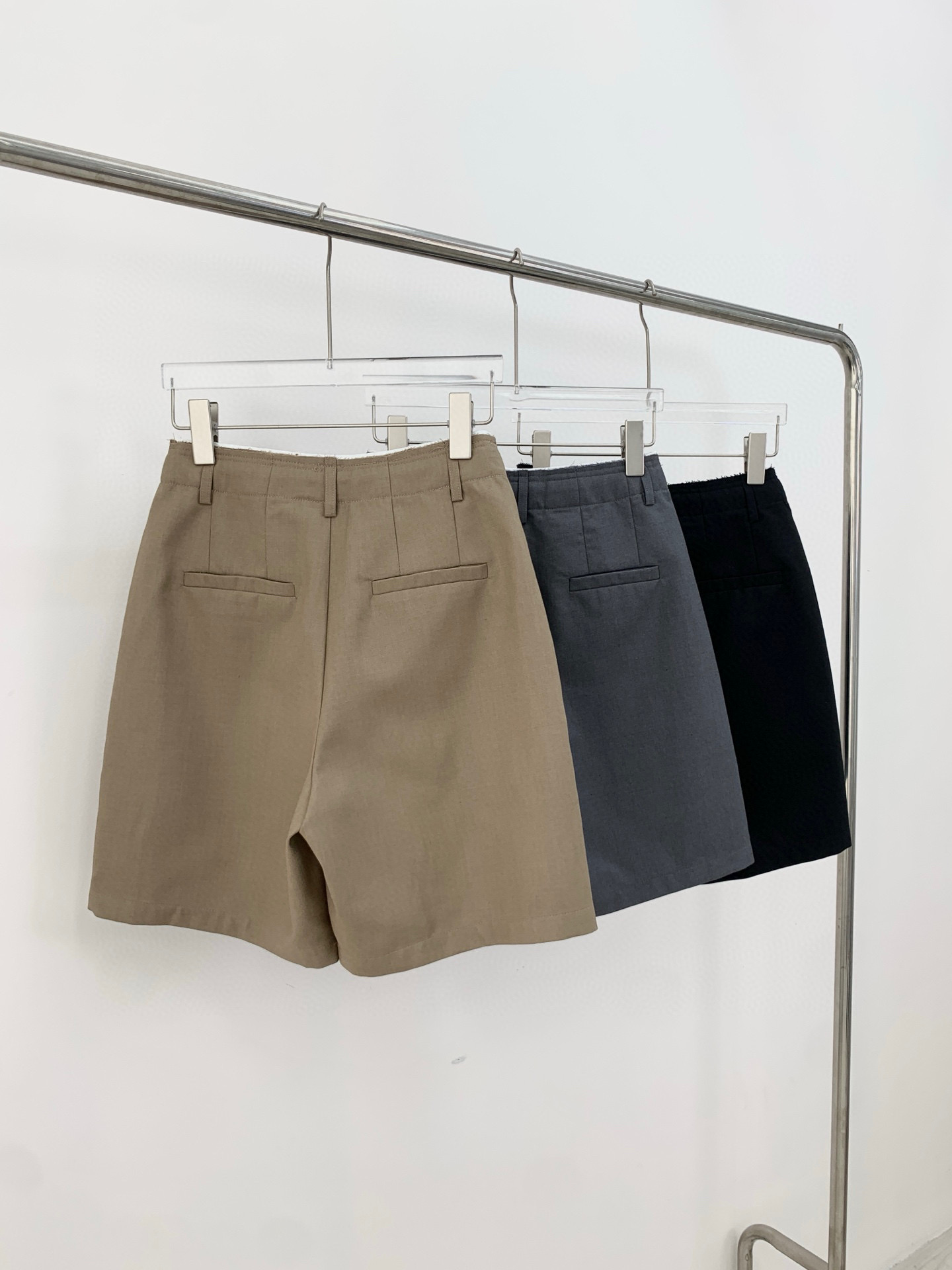 Prada Bermuda Shorts Classic Drawstring High Waist Elegant Versatile 9 i1746935628501 4552 0 8