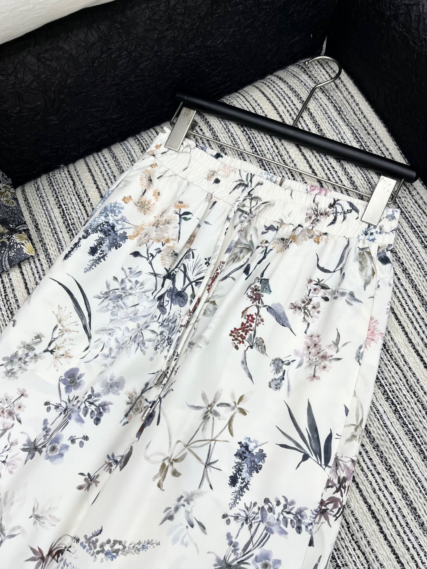 i1746937431462 1793 0 1