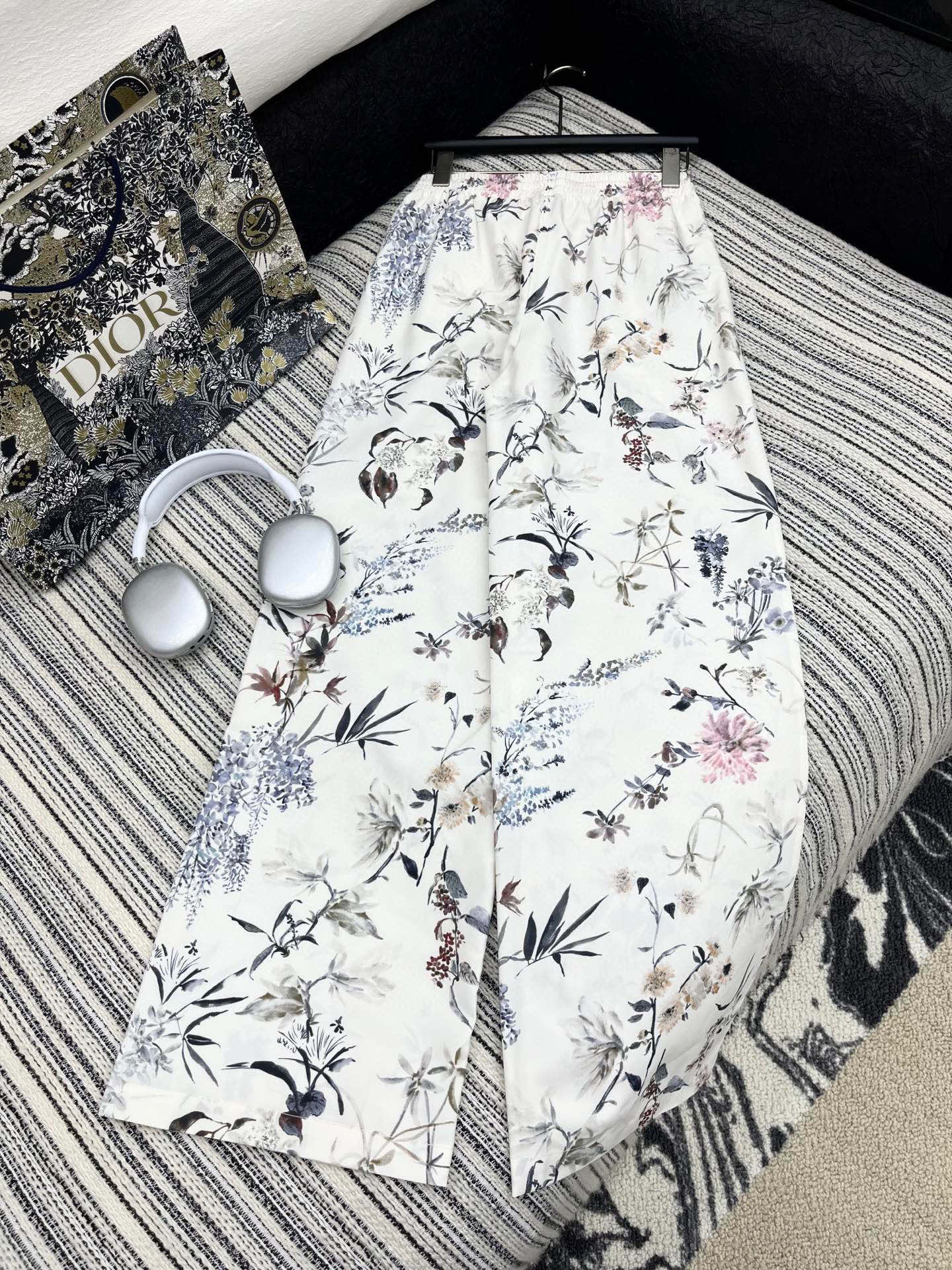 i1746937432418 1929 0 6