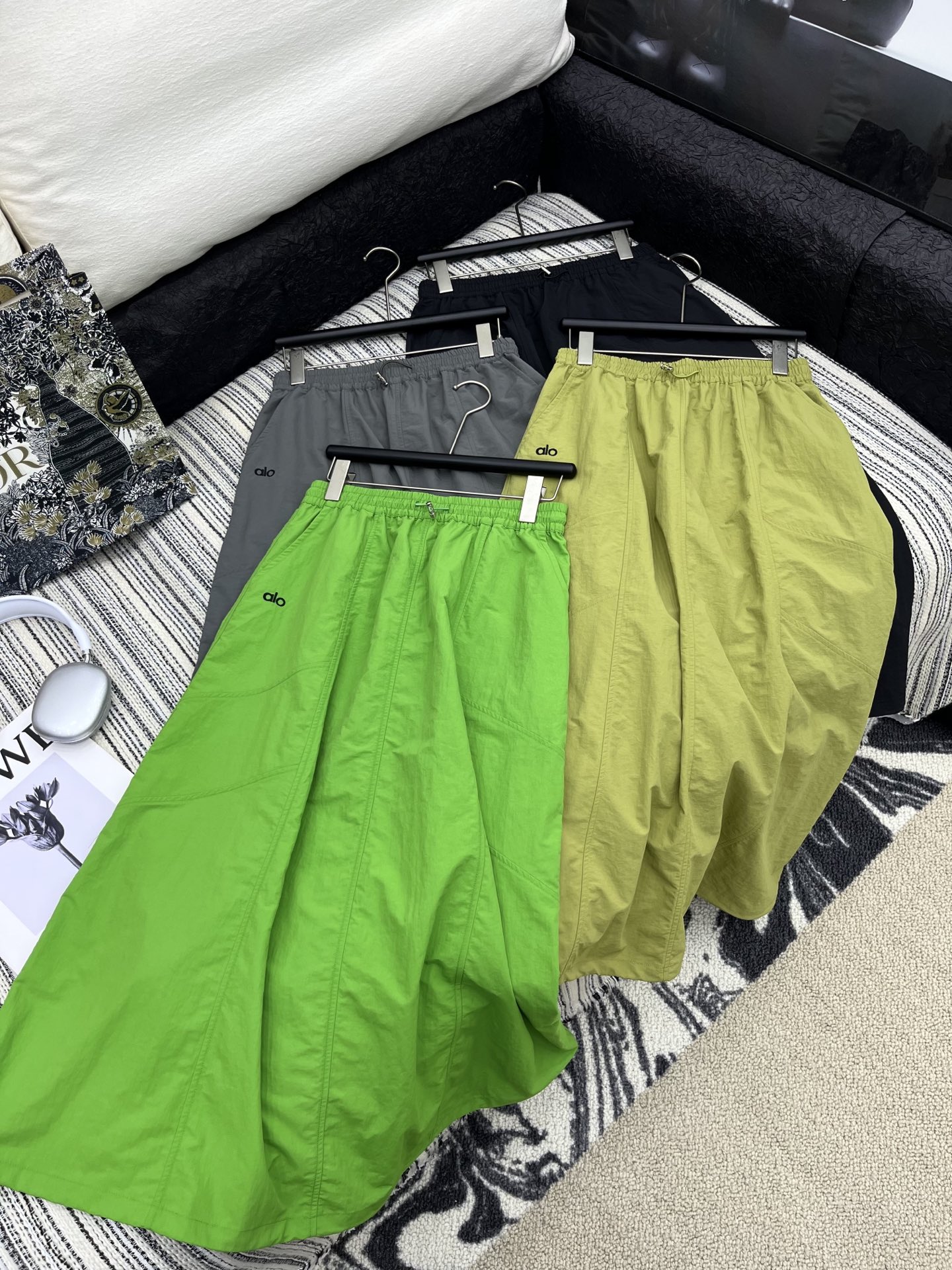 High Quality Women’s Clothes 2025: Original, Customized, Classic Styles - 图片 1
