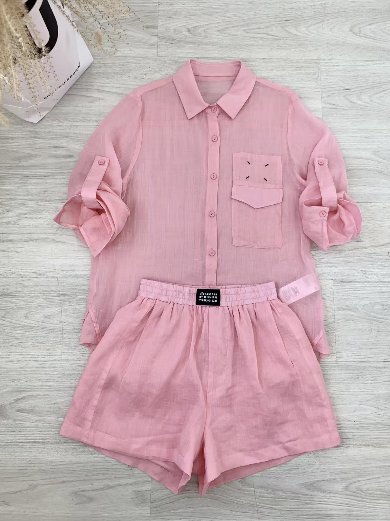 2025 High Quality Women’s Clothes: MM6 Shirts and Shorts, Delicate Fabrics and Details - 图片 3