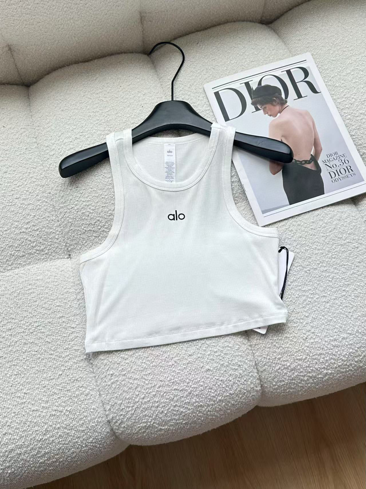 New 2055 Female Clothes: High Quality, Stylish Design, Limited Sizes - 图片 2