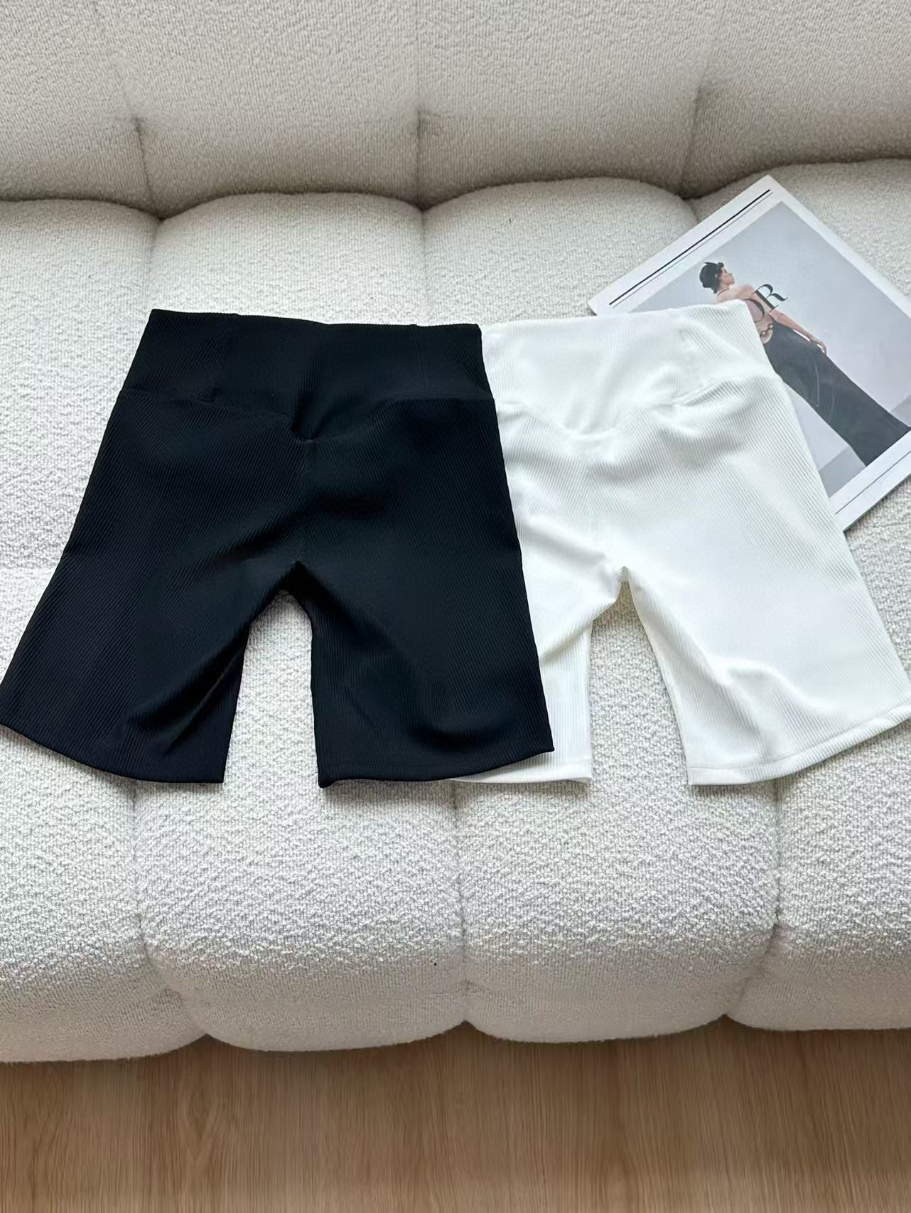 High-End Custom Women’s Clothing: Original Quality, Elegant, Black & White, High-Density Silk. - 图片 2