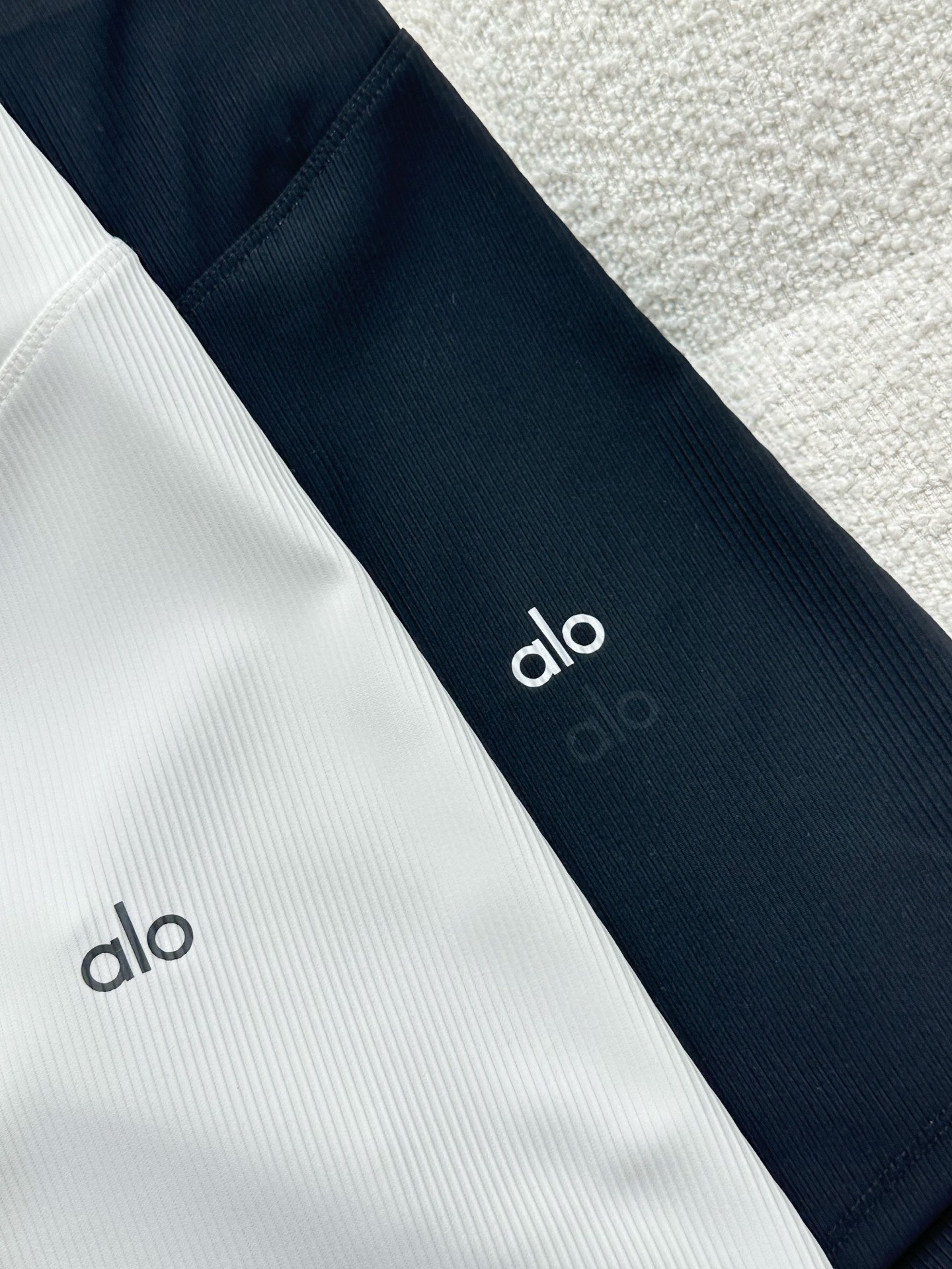 High-End Custom Women’s Clothing: Original Quality, Elegant, Black & White, High-Density Silk. - 图片 5
