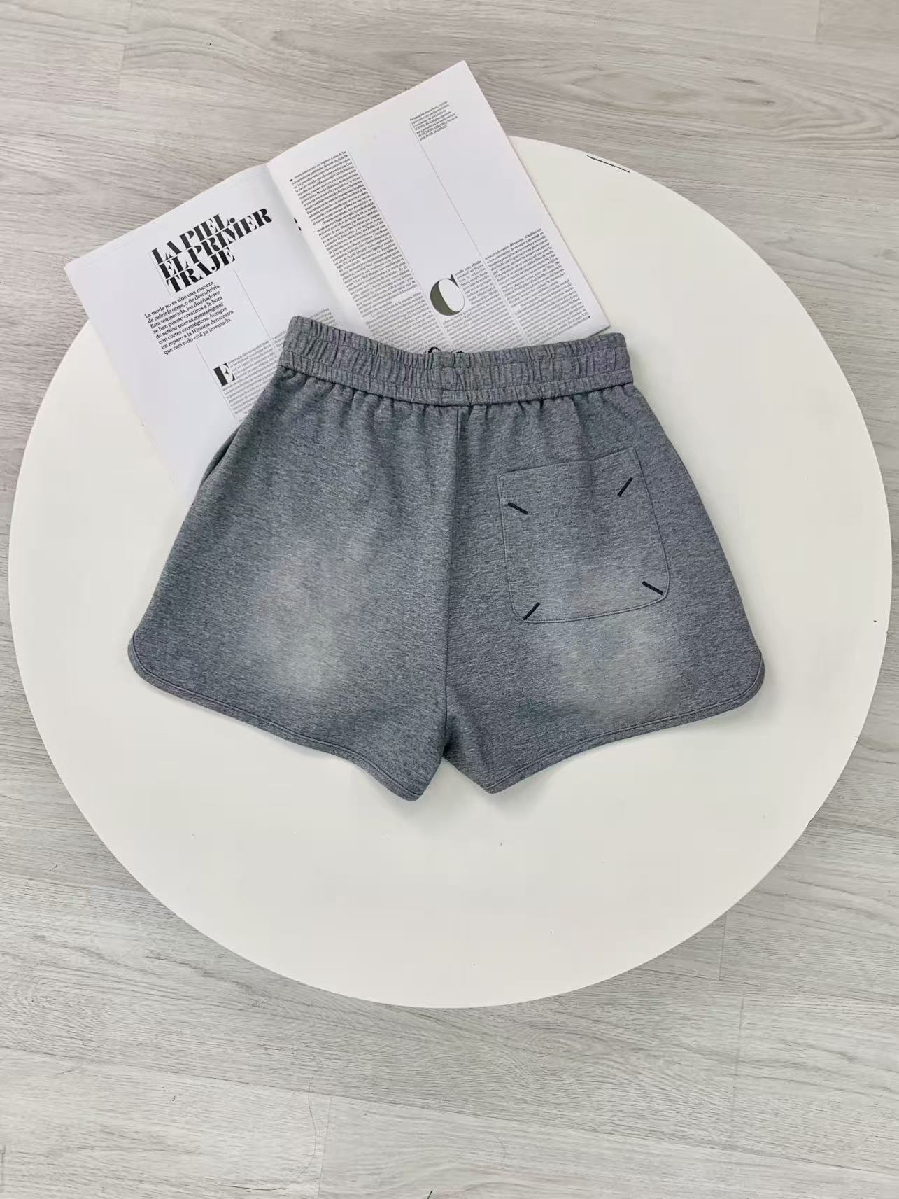 “High Quality Female Clothes: MM6 Quest Collection 2025, Grey and Black, Sizes S-L” - 图片 6