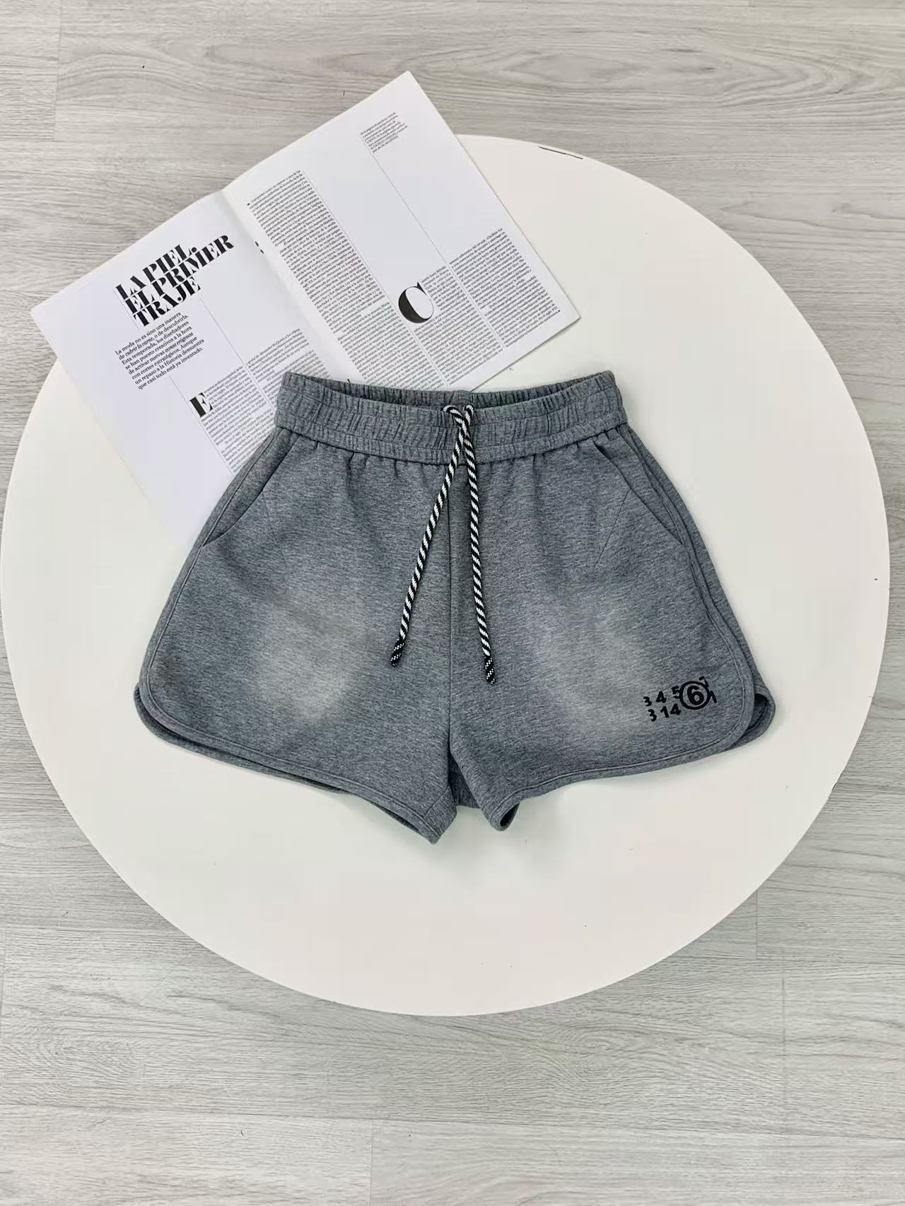 “High Quality Female Clothes: MM6 Quest Collection 2025, Grey and Black, Sizes S-L” - 图片 5