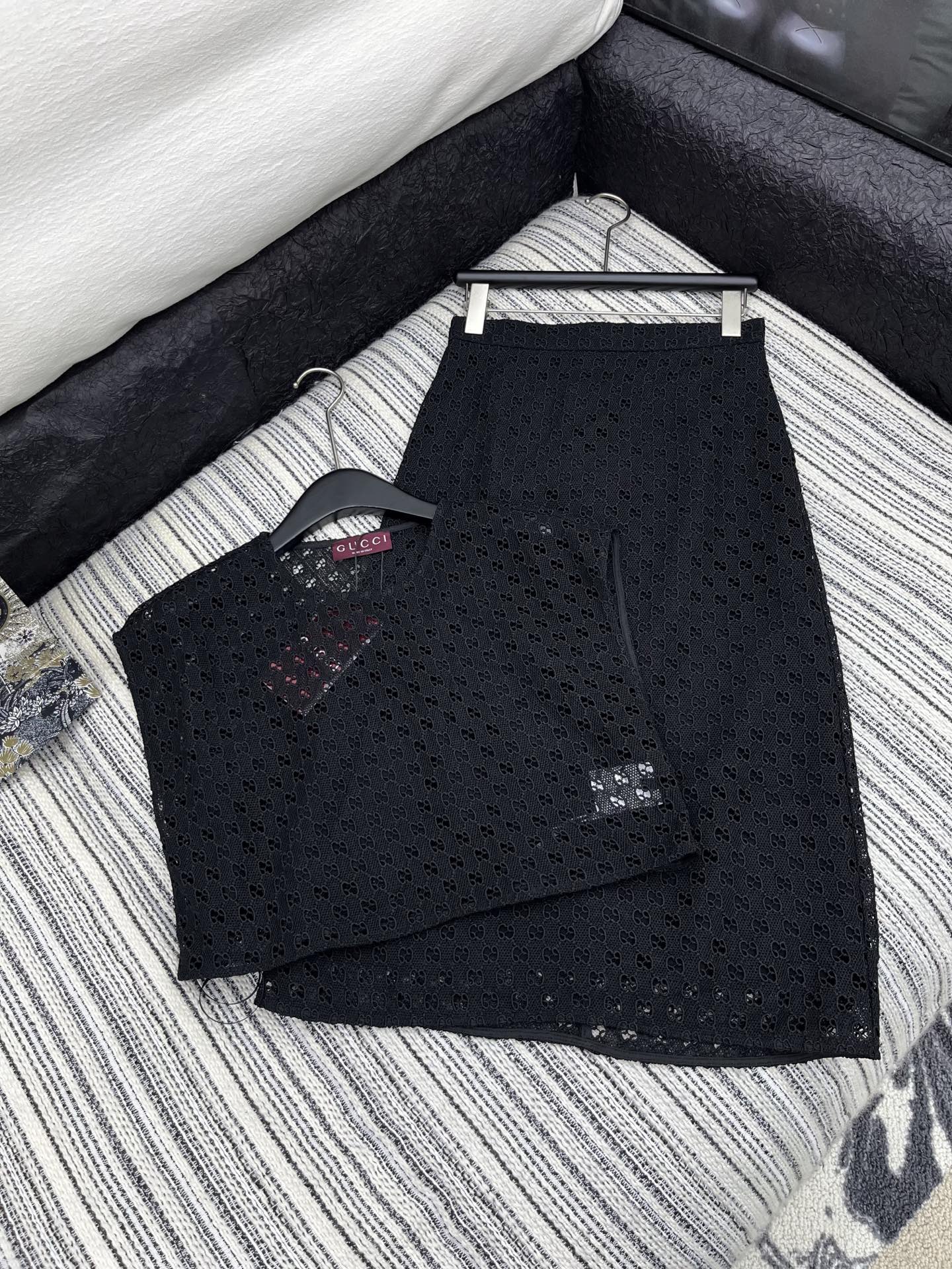 🛒𝐍𝐄𝐖 · 𝟐𝟎𝟐5/爆款现货

原单品质  Gucc*｜25新品GG蕾丝套裙！
订制高品质面料  坎