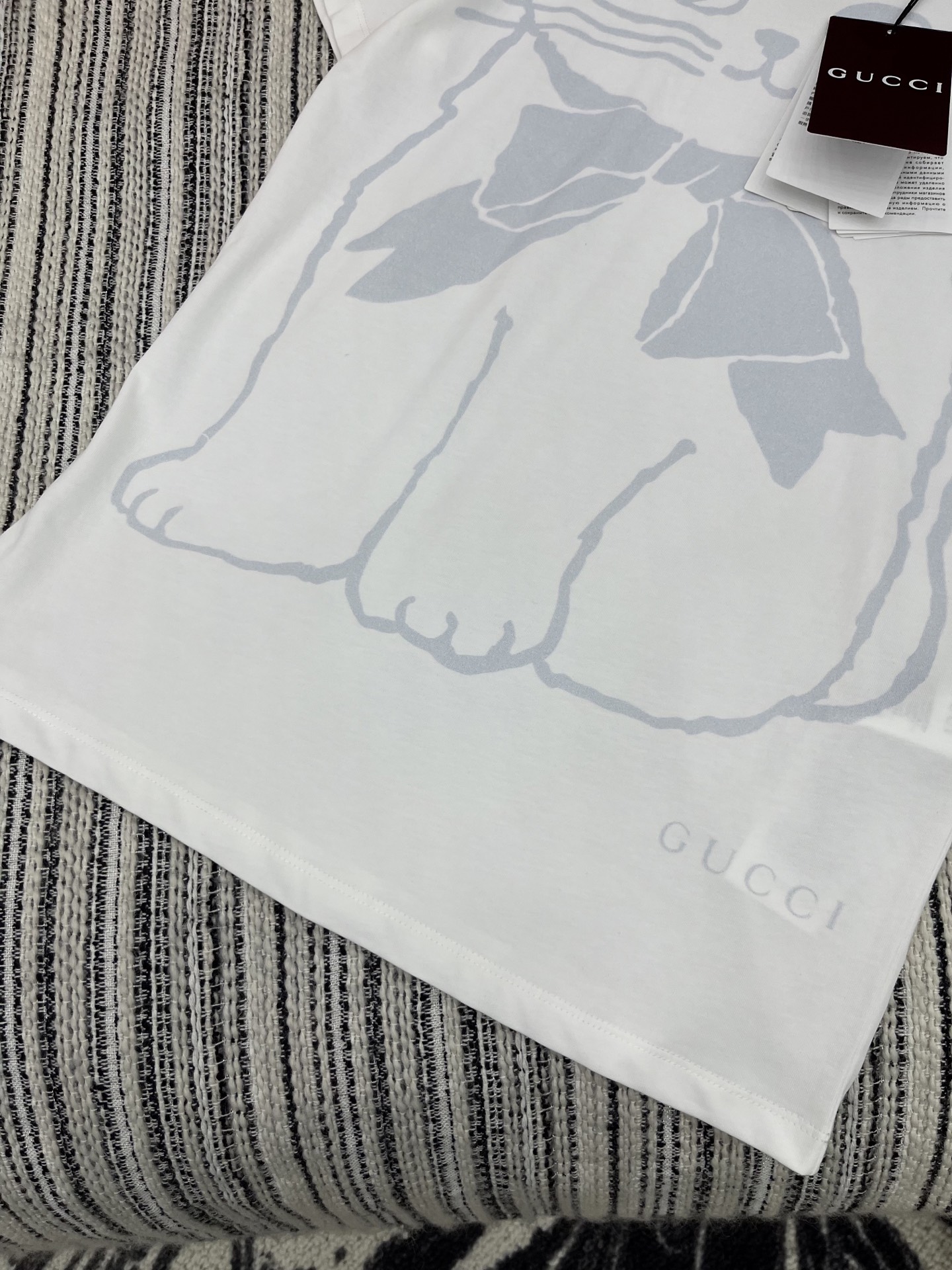 🛒𝐍𝐄𝐖 · 𝟐𝟎𝟐5/爆款现货

原单品质 Gucc*｜25限定系列前后印花短袖T恤
精致常规版型上身
