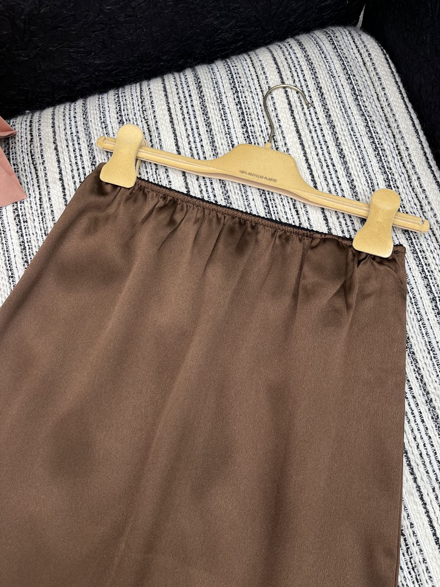 🛒𝐍𝐄𝐖 · 𝟐𝟎𝟐5/爆款现货

【原版定制】Miu Mi *｜ 25SS 春夏新款半裙
定制撞色贴布