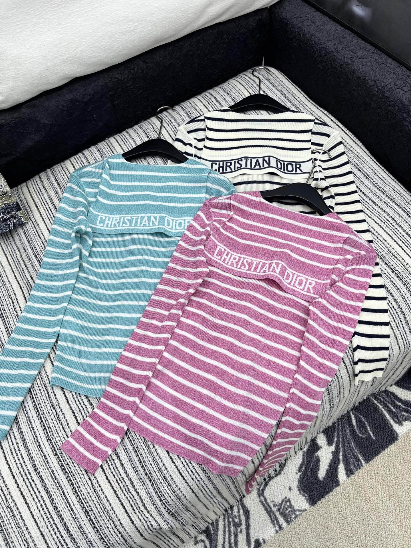 🛒𝐍𝐄𝐖 · 𝟐𝟎𝟐5/爆款现货

原单品质 Dio*｜25FW 秋冬海军风条纹长袖针织衫
订制抽绳绑带