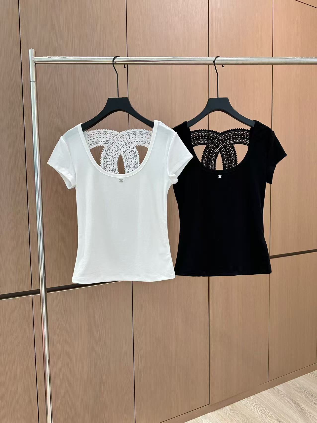 🛒𝐍𝐄𝐖 · 𝟐𝟎𝟐5/爆款现货

原单品质  设计师｜2025新款天丝短袖T
云感舒适的高弹力系列！
