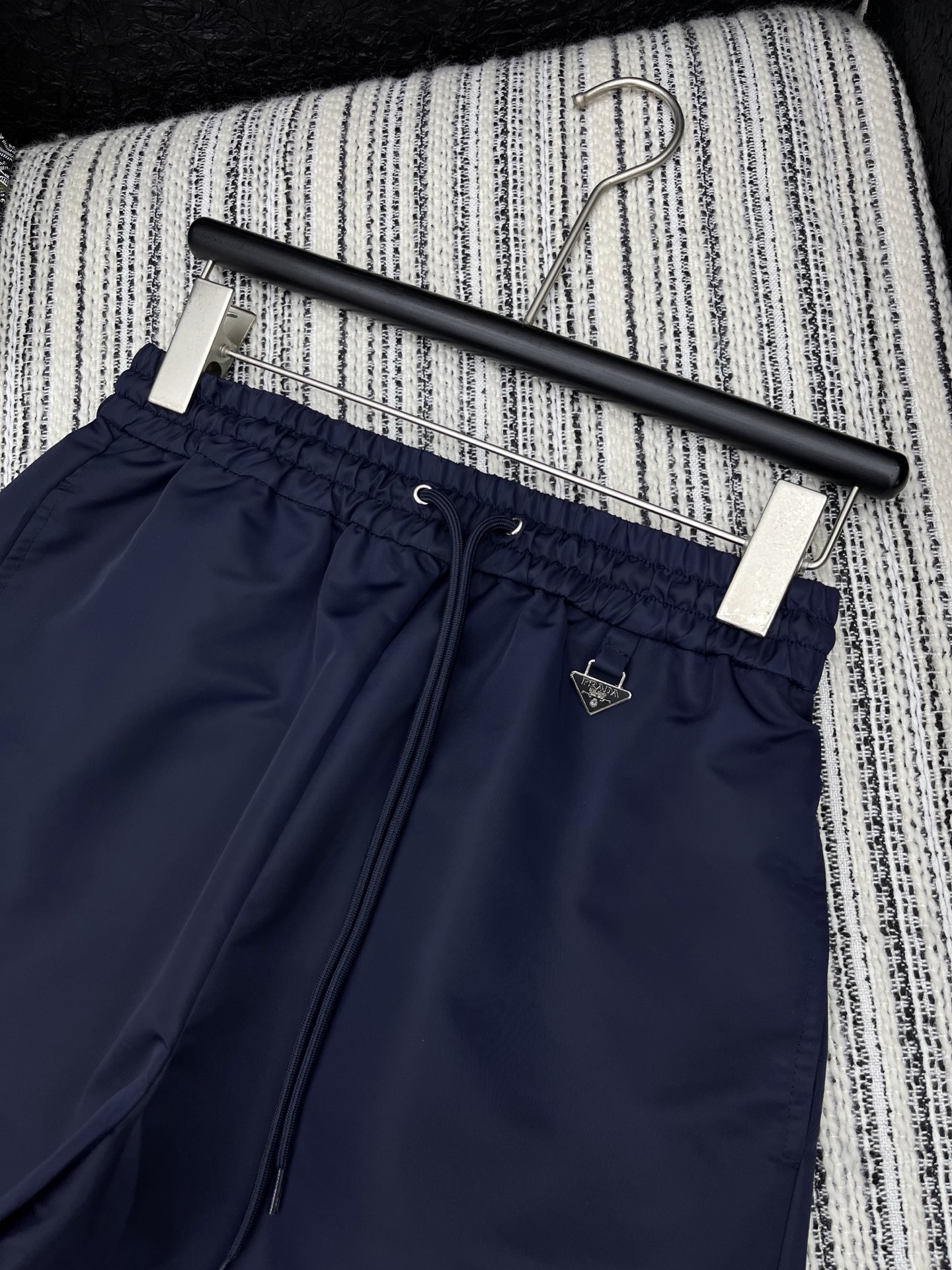 🛒𝐍𝐄𝐖 · 𝟐𝟎𝟐5/爆款

原单品质 Prad*｜ 2025新品抽绳尼龙休闲短裤
定制YB进口材质 
