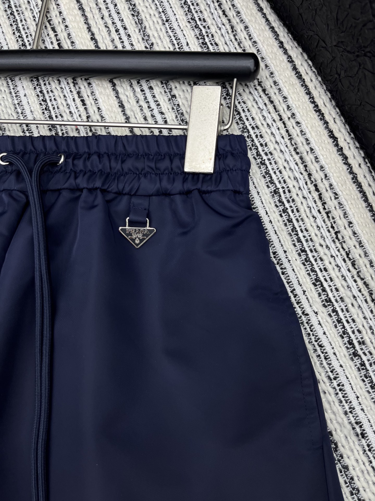 🛒𝐍𝐄𝐖 · 𝟐𝟎𝟐5/爆款

原单品质 Prad*｜ 2025新品抽绳尼龙休闲短裤
定制YB进口材质 