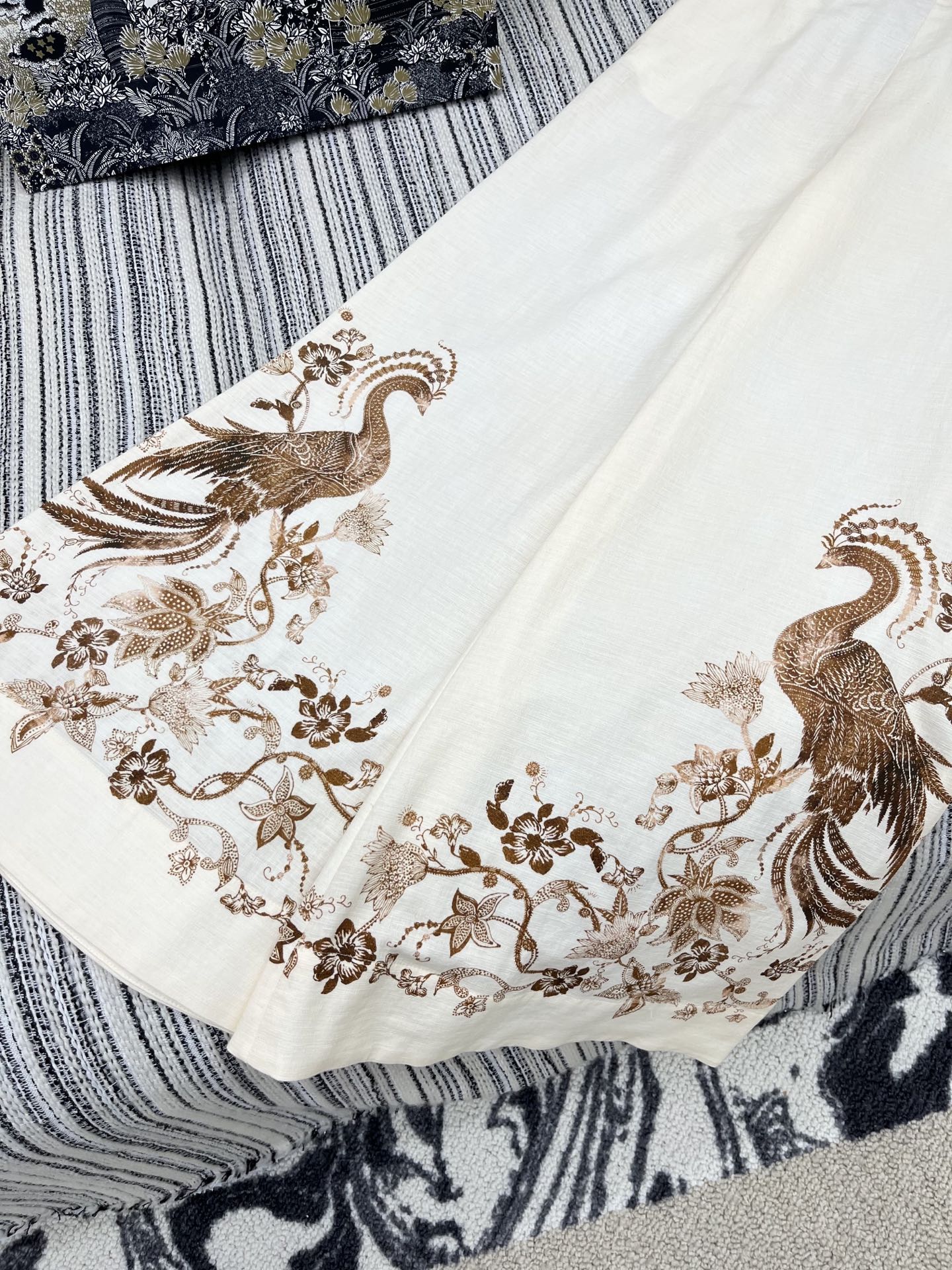 🛒𝐍𝐄𝐖 · 𝟐𝟎𝟐5/爆款现货

【原版定制】Zim*｜25印花棉麻阔腿裤
高订面料 定染色系低调奢华