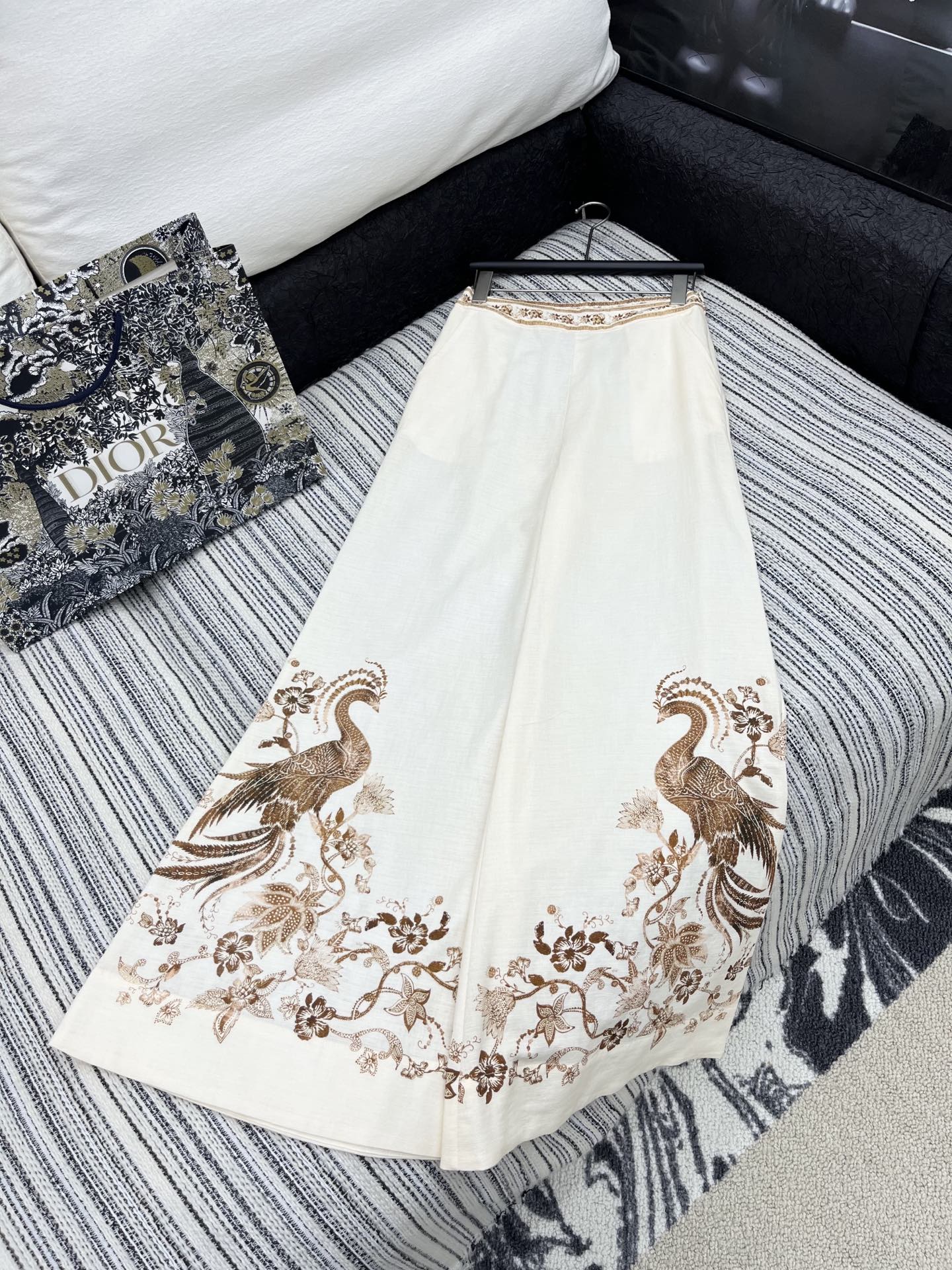 🛒𝐍𝐄𝐖 · 𝟐𝟎𝟐5/爆款现货

【原版定制】Zim*｜25印花棉麻阔腿裤
高订面料 定染色系低调奢华
