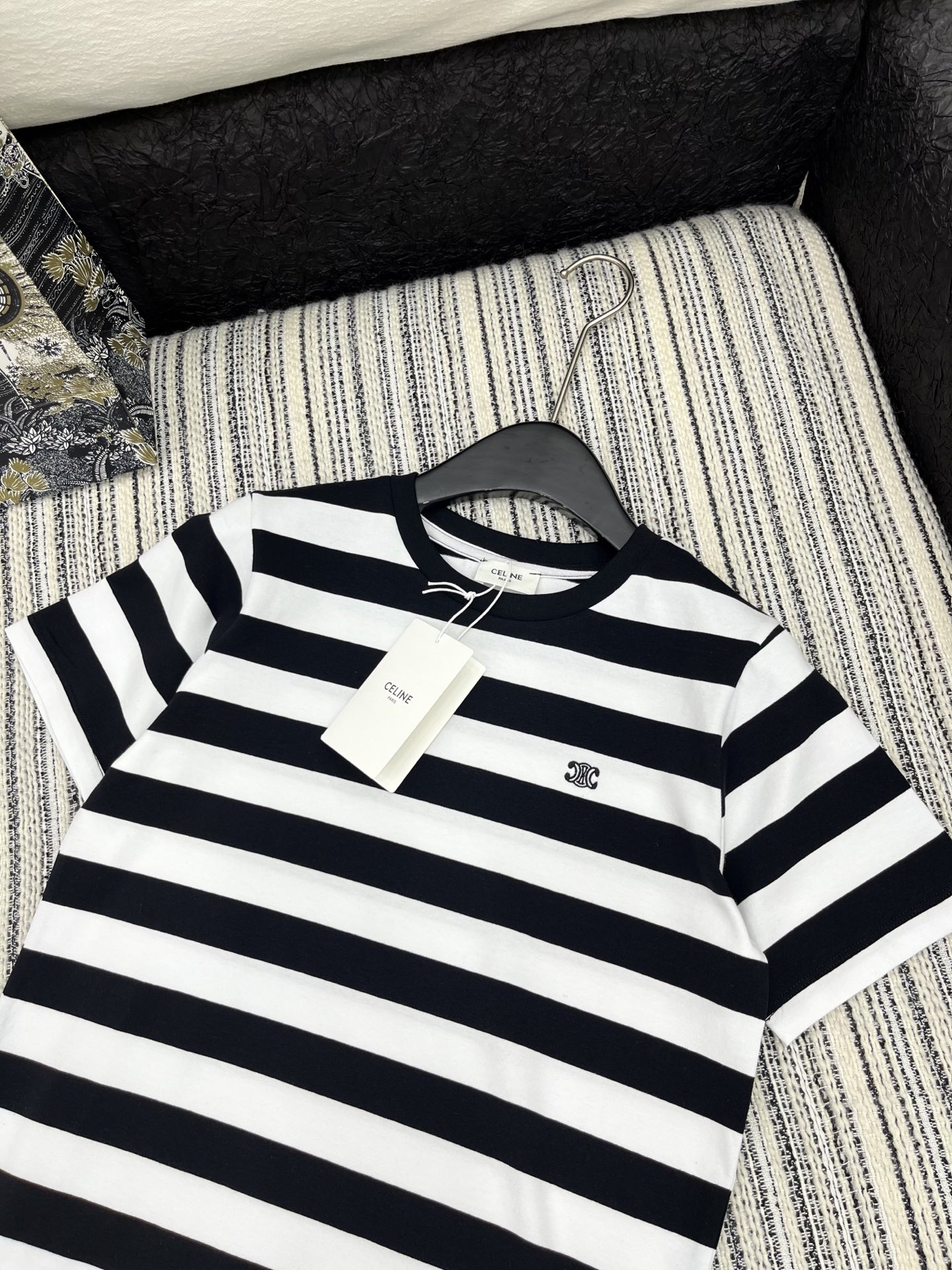 🛒𝐍𝐄𝐖 · 𝟐𝟎𝟐5/爆款现货

原单品质  Celin*｜25新款条纹T恤
精致版型上身巨显瘦！
定