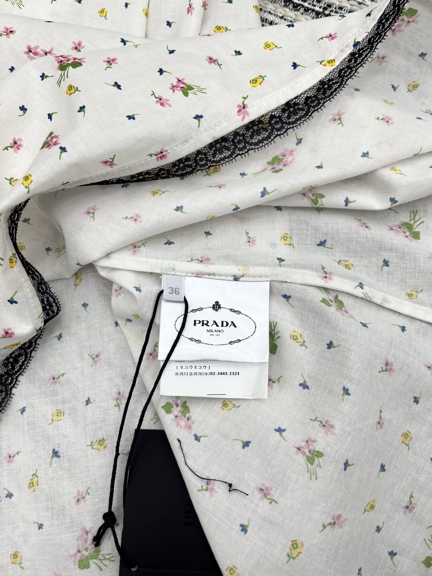 🛒𝐍𝐄𝐖 · 𝟐𝟎𝟐5/爆款现货

【原版定制】 Prad*｜25新款蕾丝拼接碎花连衣裙
颜色百搭高级 