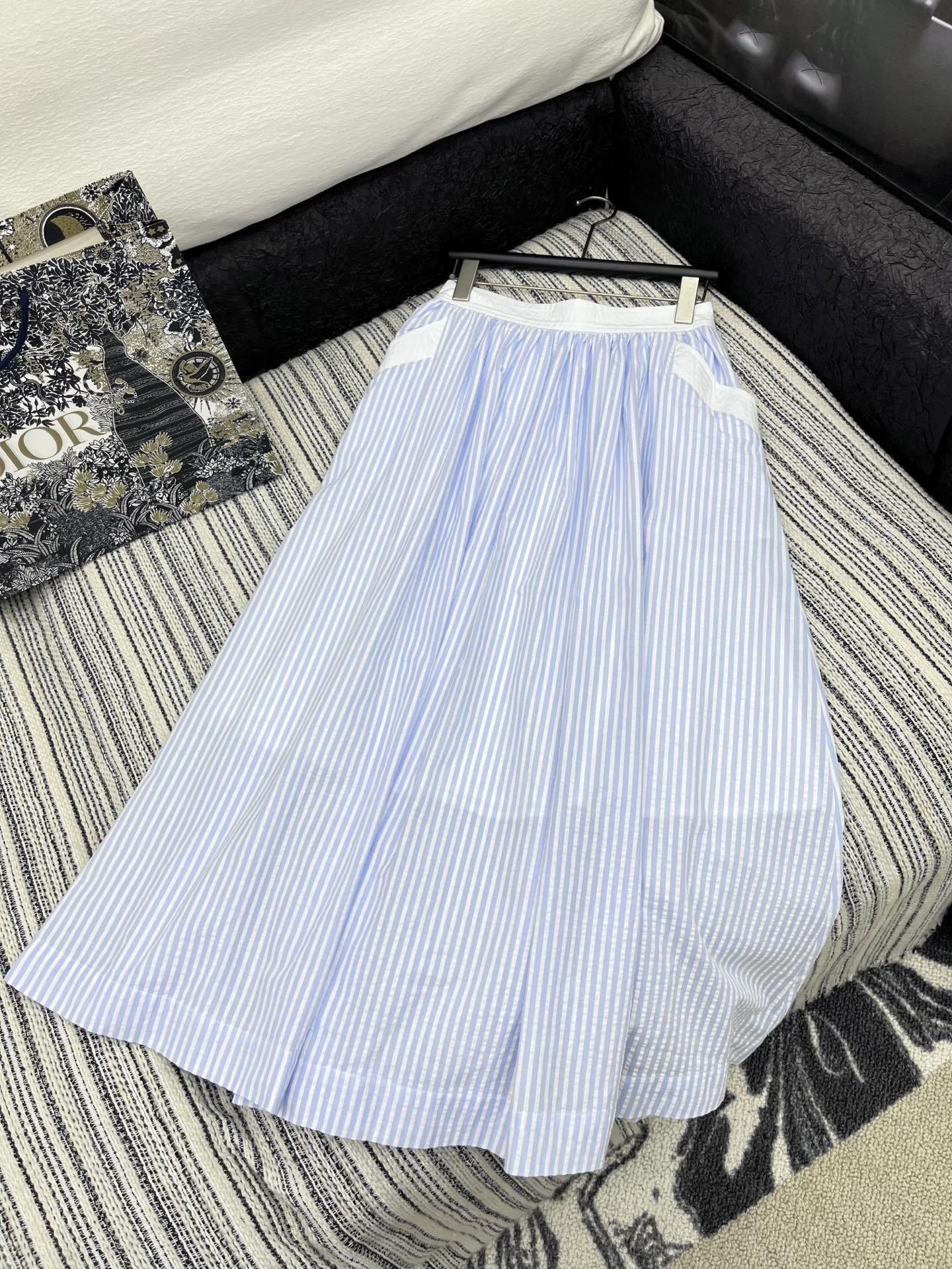 🛒𝐍𝐄𝐖 · 𝟐𝟎𝟐5/爆款现货
演绎经典与摩登的碰撞,诠释Chane*千金风范
Chane*撞色V