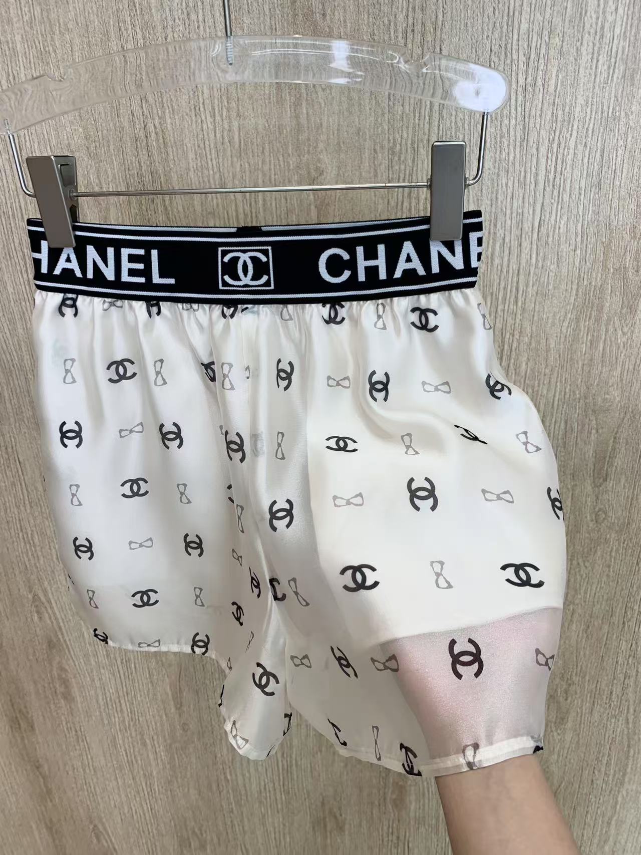 🛒𝐍𝐄𝐖 · 𝟐𝟎𝟐5/爆款现货

原单品质  Chane*｜ 25春夏新品衬衫防晒套装！
高端定制外套