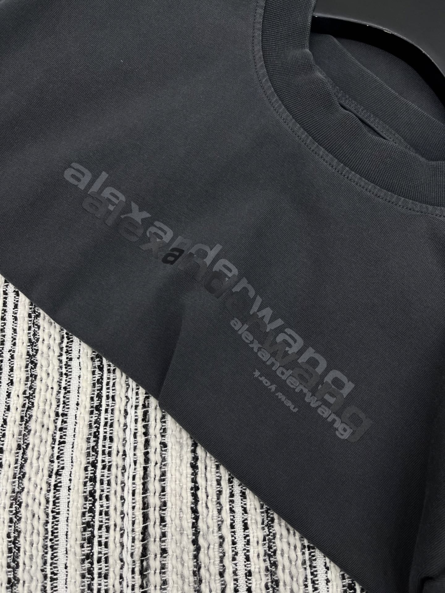 🛒𝐍𝐄𝐖 · 𝟐𝟎𝟐5/爆款现货

【原版定制】  Alex*｜2025新品炒色圆领短袖𝑇𝑒𝑒
定制YB