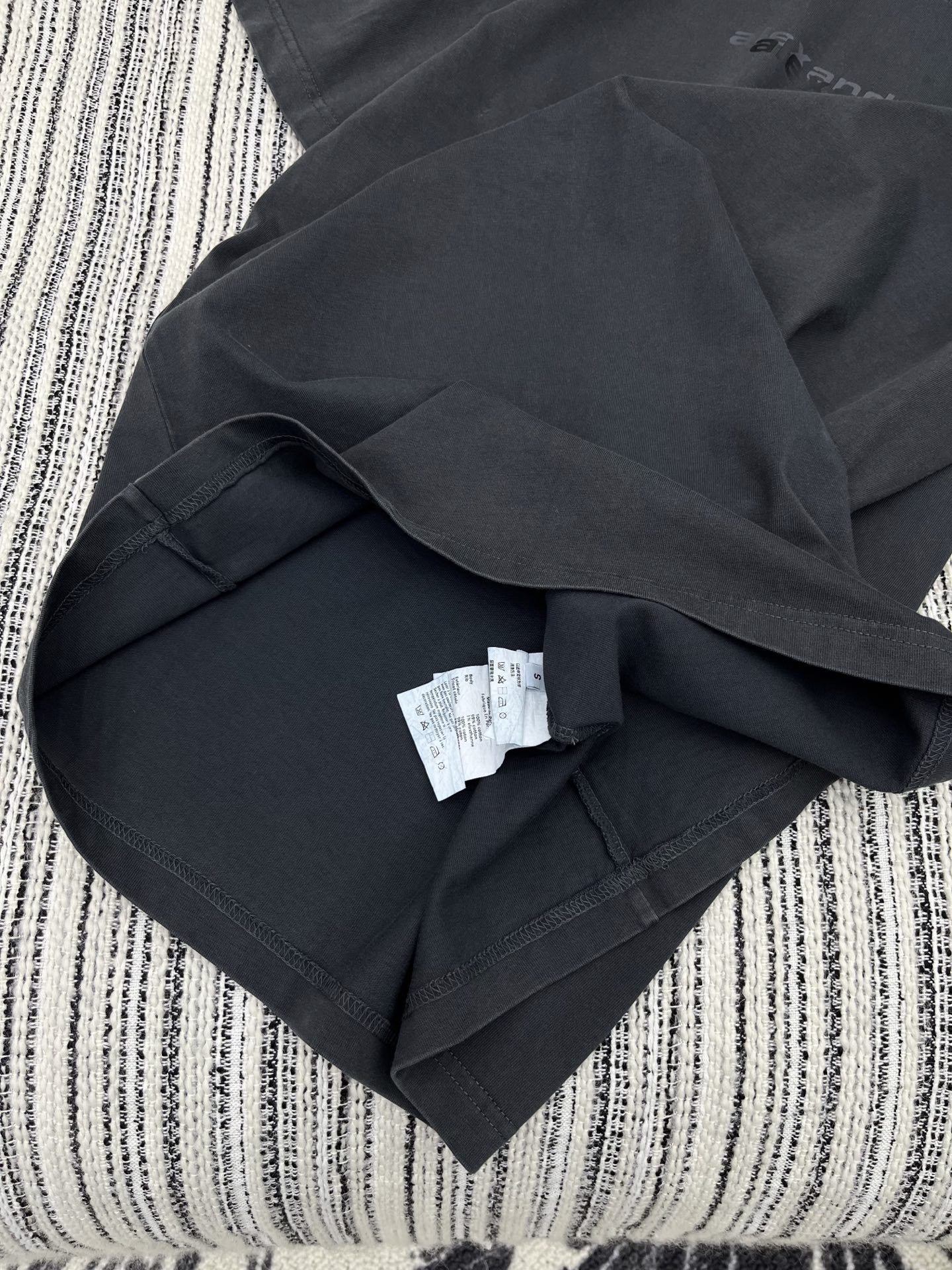 🛒𝐍𝐄𝐖 · 𝟐𝟎𝟐5/爆款现货

【原版定制】  Alex*｜2025新品炒色圆领短袖𝑇𝑒𝑒
定制YB