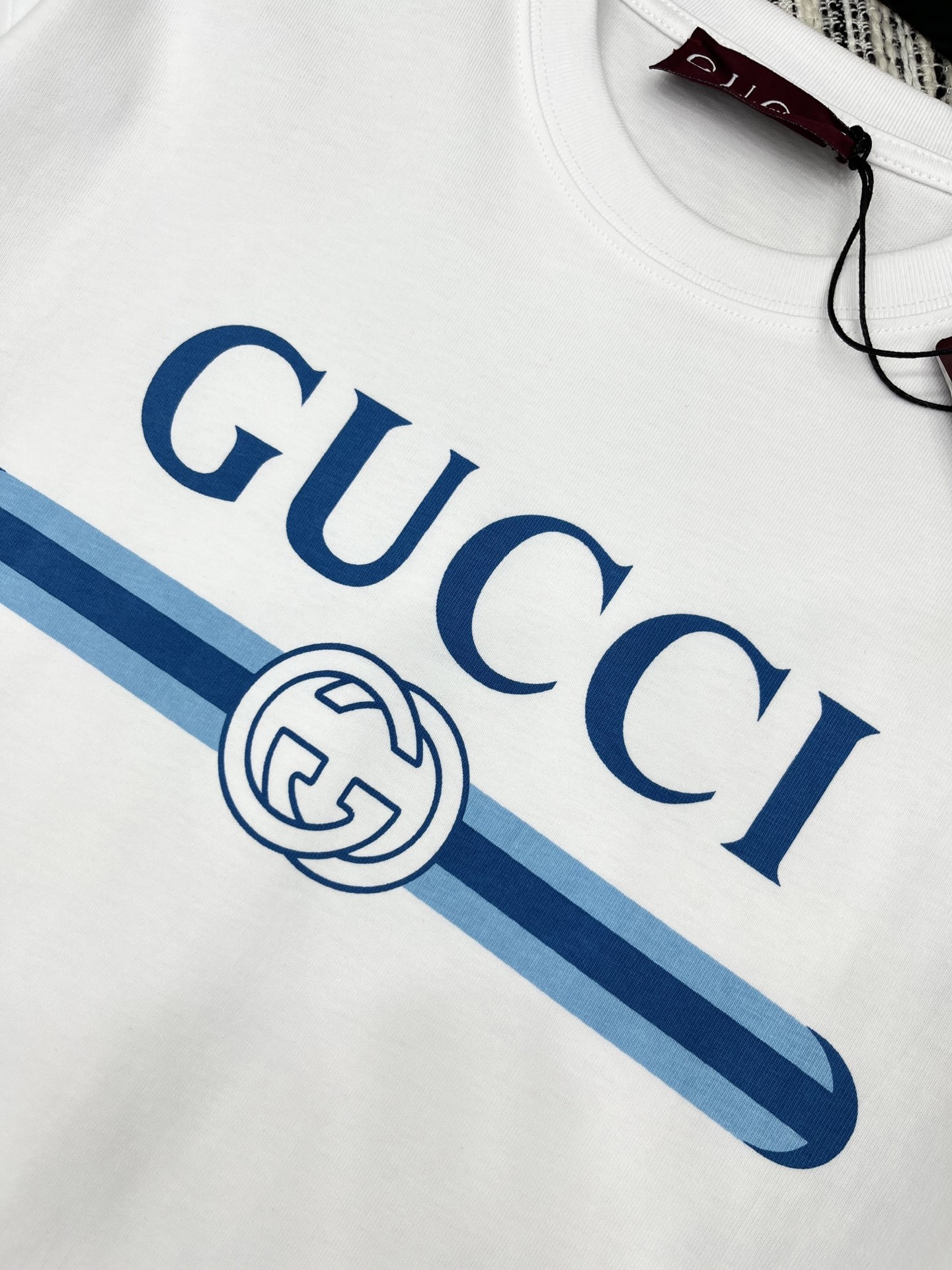 🛒𝐍𝐄𝐖 · 𝟐𝟎𝟐5/爆款现货

原单品质 Gucc*｜25限定系列新品印花短袖T恤
精致宽松大版型上