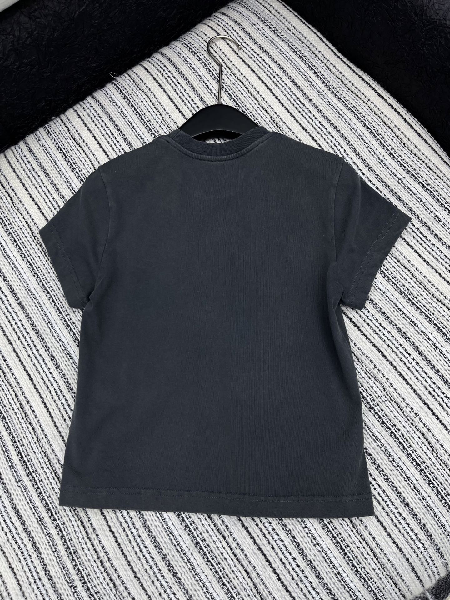🛒𝐍𝐄𝐖 · 𝟐𝟎𝟐5/爆款现货

【原版定制】  Alex*｜2025新品炒色圆领短袖𝑇𝑒𝑒
定制YB