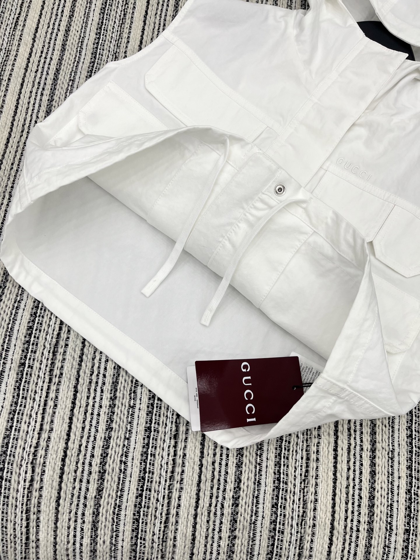 🛒𝐍𝐄𝐖 · 𝟐𝟎𝟐5/爆款现货

原单品质  Gucc*｜25工装风系列款 

极简白调碰撞工装美学，