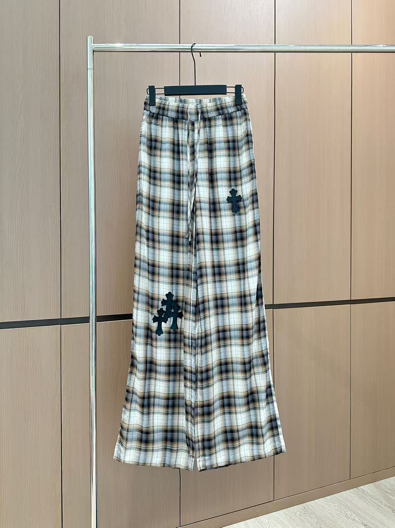 🛒𝐍𝐄𝐖 · 𝟐𝟎𝟐5/爆款现货

原单品质 设计师｜25新款抽绳格纹休闲裤
颜色百搭高级 定制腰带尽显