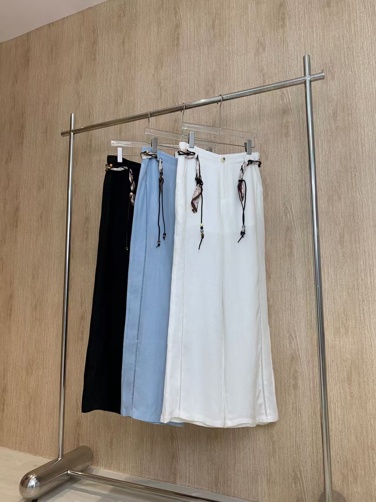 🛒𝐍𝐄𝐖 · 𝟐𝟎𝟐5/爆款现货

原单品质  Miu*｜25新款定制腰带装饰棉麻休闲裤
订制高品质面料