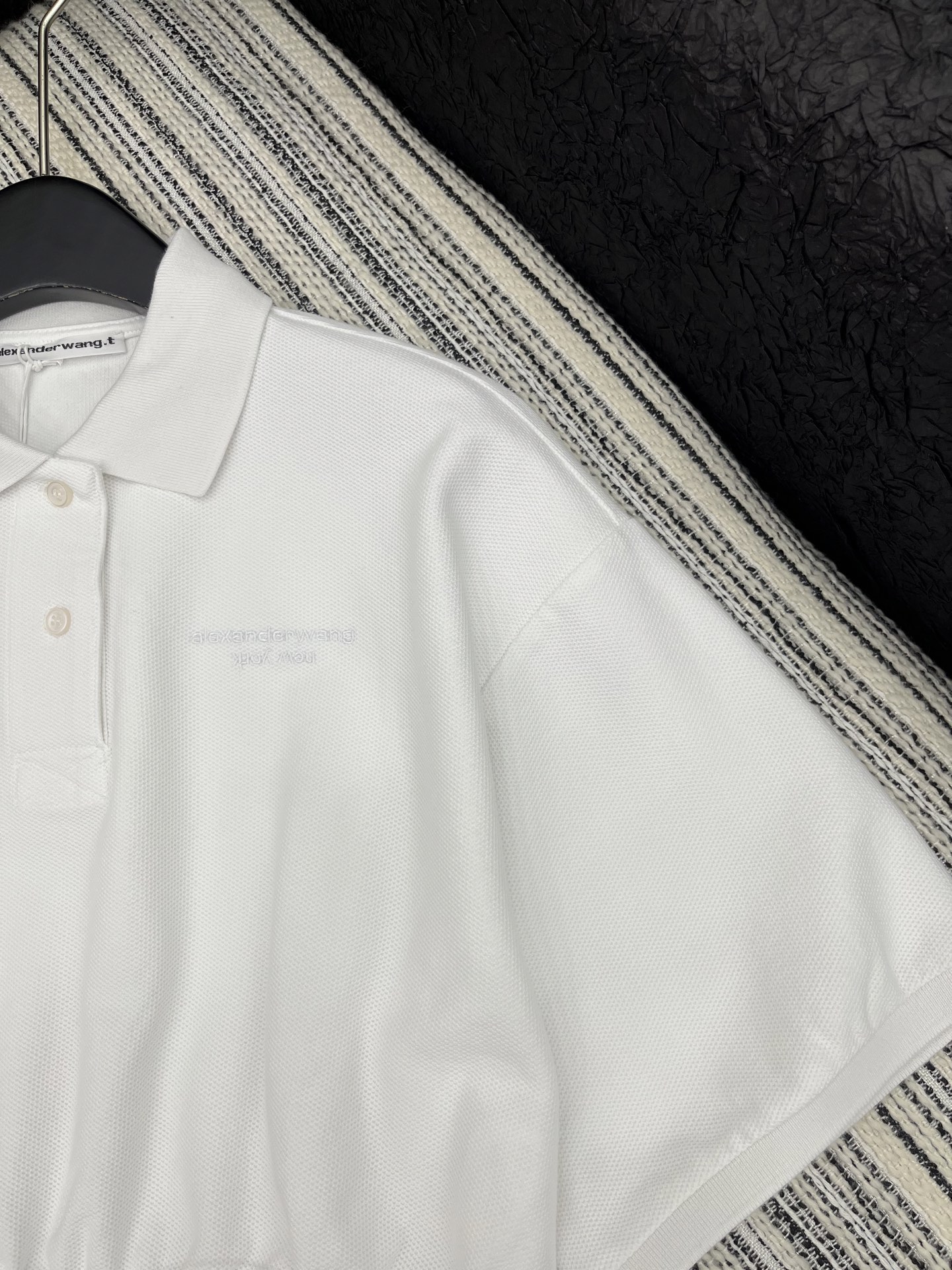 🛒𝐍𝐄𝐖 · 𝟐𝟎𝟐5/爆款现货

【原版定制】Alex*｜25运动休闲新品套装！
高端定制翻领短袖，搭