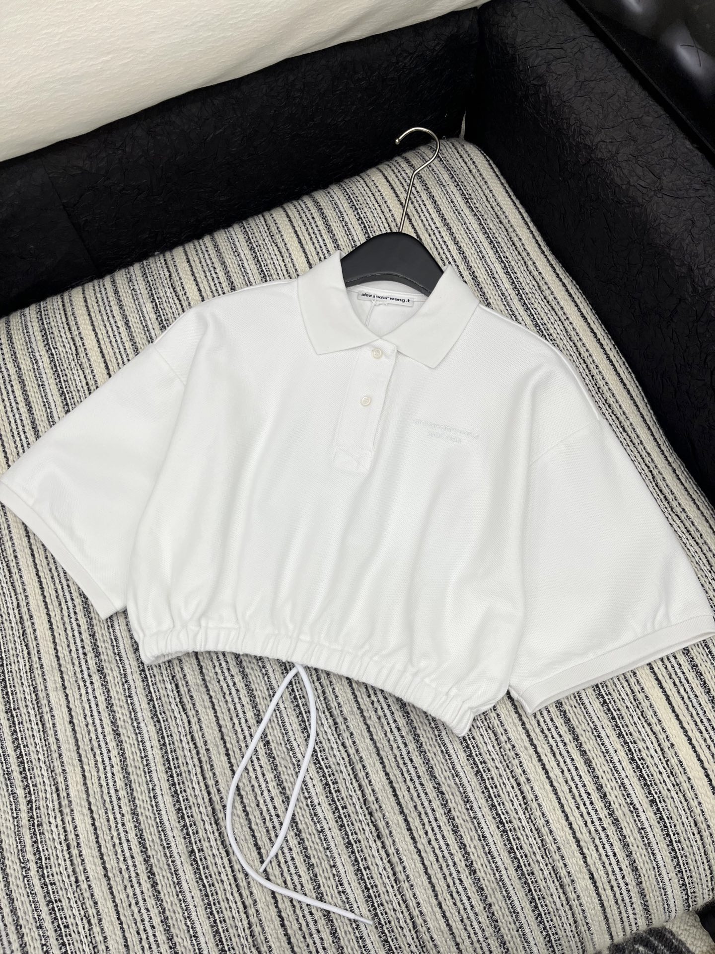 🛒𝐍𝐄𝐖 · 𝟐𝟎𝟐5/爆款现货

【原版定制】Alex*｜25运动休闲新品套装！
高端定制翻领短袖，搭