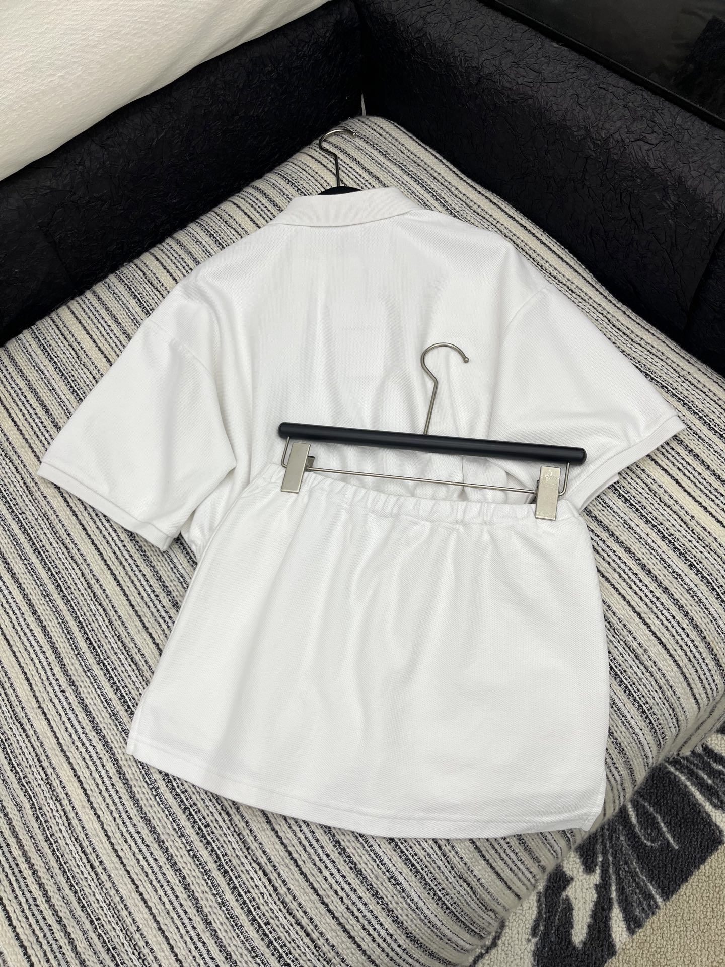 🛒𝐍𝐄𝐖 · 𝟐𝟎𝟐5/爆款现货

【原版定制】Alex*｜25运动休闲新品套装！
高端定制翻领短袖，搭