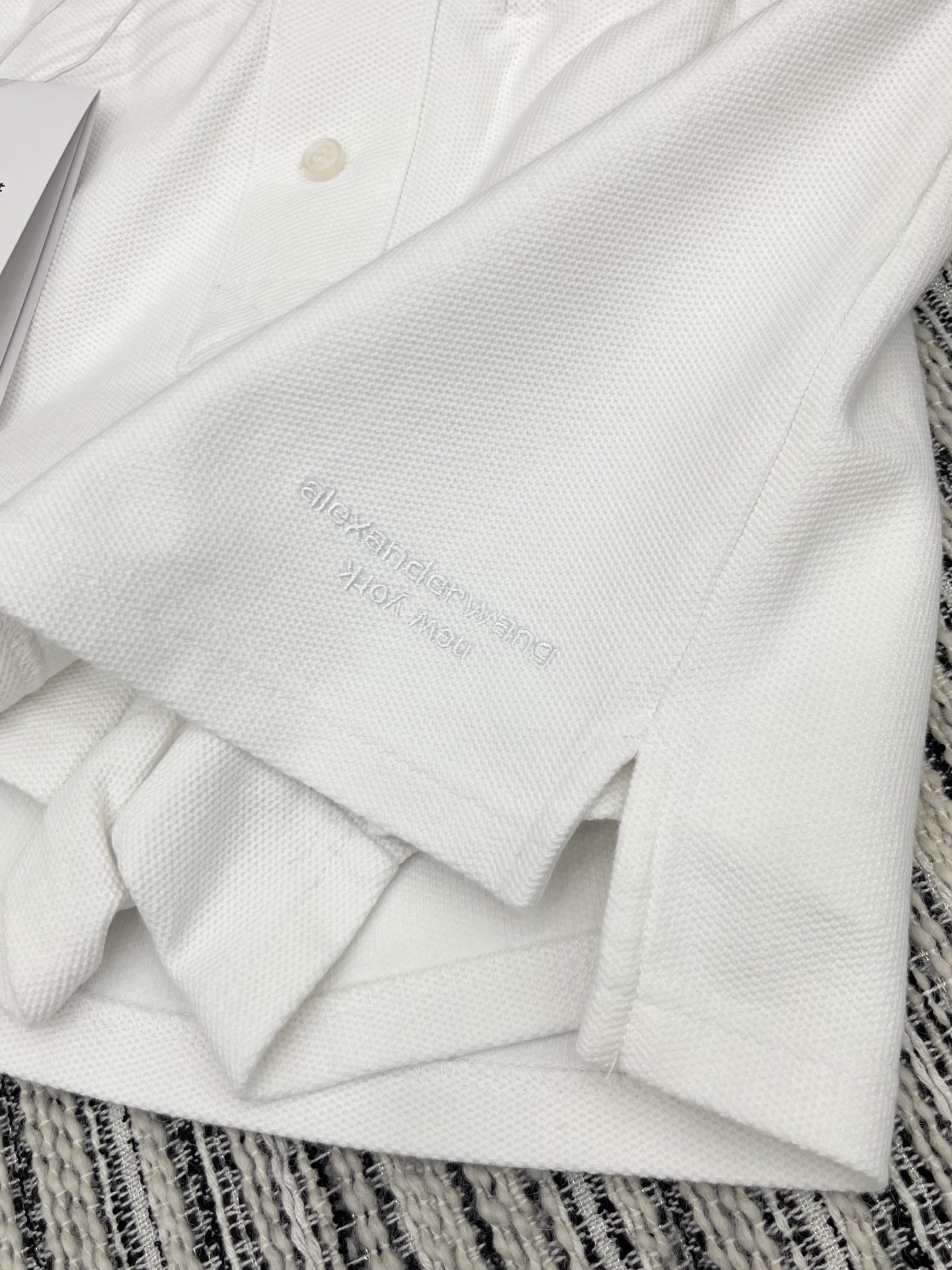 🛒𝐍𝐄𝐖 · 𝟐𝟎𝟐5/爆款现货

【原版定制】Alex*｜25运动休闲新品套装！
高端定制翻领短袖，搭
