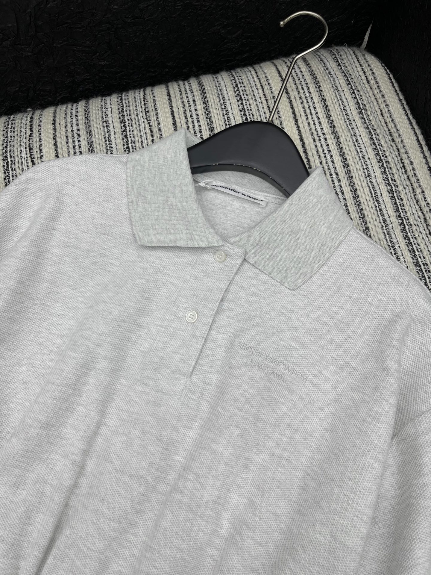 🛒𝐍𝐄𝐖 · 𝟐𝟎𝟐5/爆款现货

【原版定制】Alex*｜25运动休闲新品套装！
高端定制翻领短袖，搭