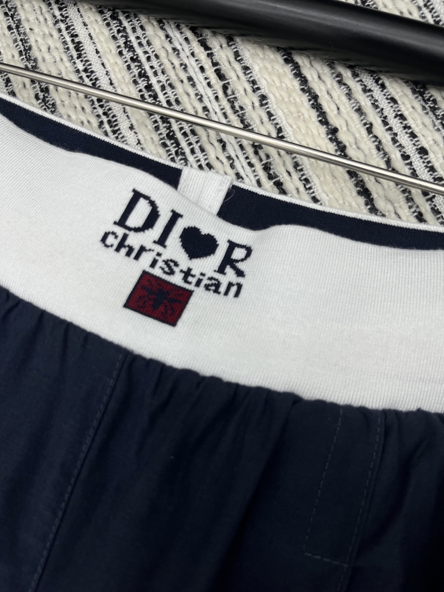 🛒𝐍𝐄𝐖 · 𝟐𝟎𝟐5/爆款现货

原单品质  Dio*｜25新款撞色松紧织带休闲裤
颜色百搭高级  定
